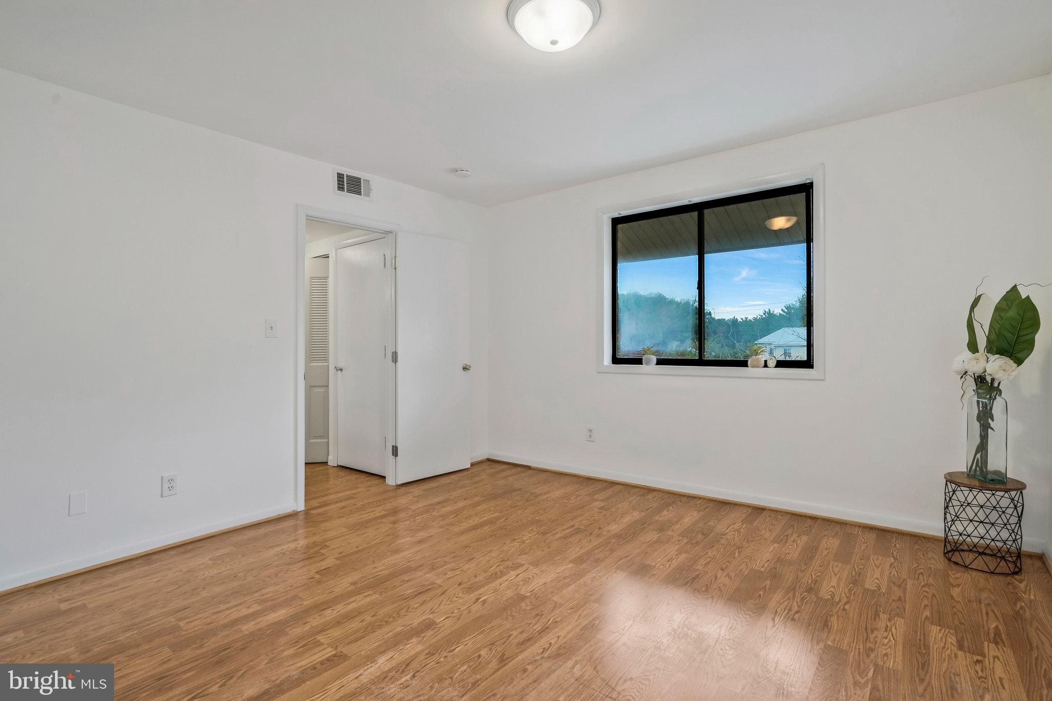 2754 Hollywood ROAD Unit: 301