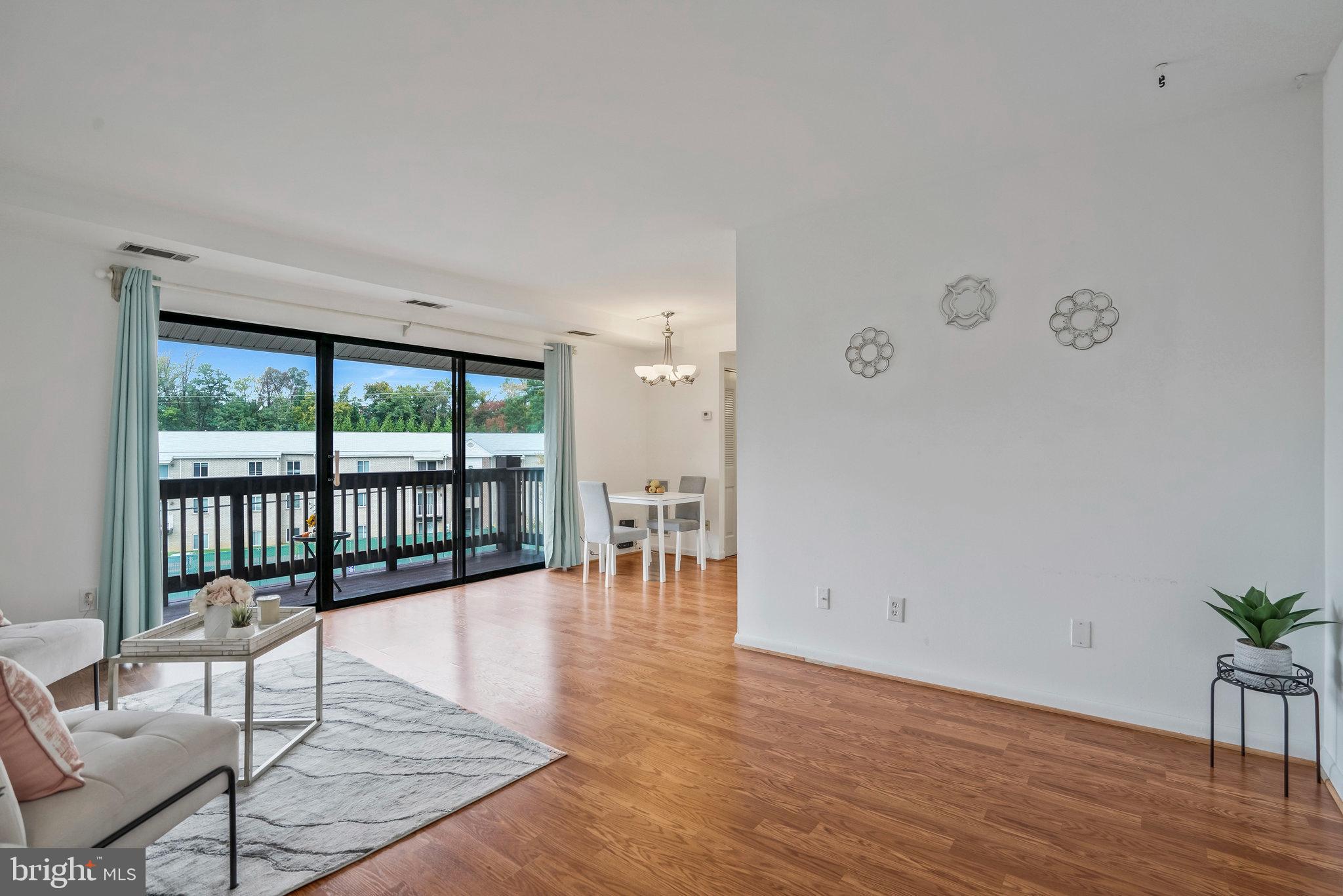 2754 Hollywood ROAD Unit: 301