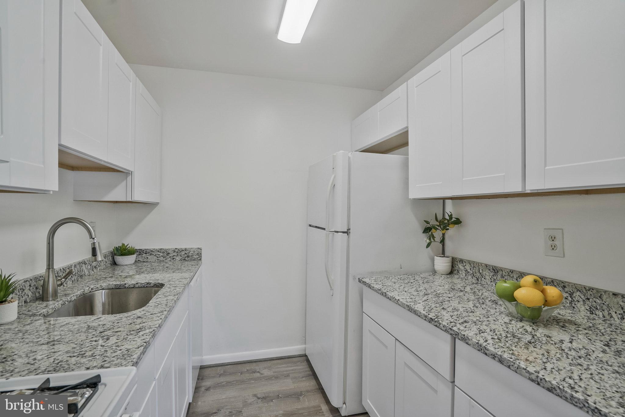 2754 Hollywood ROAD Unit: 301