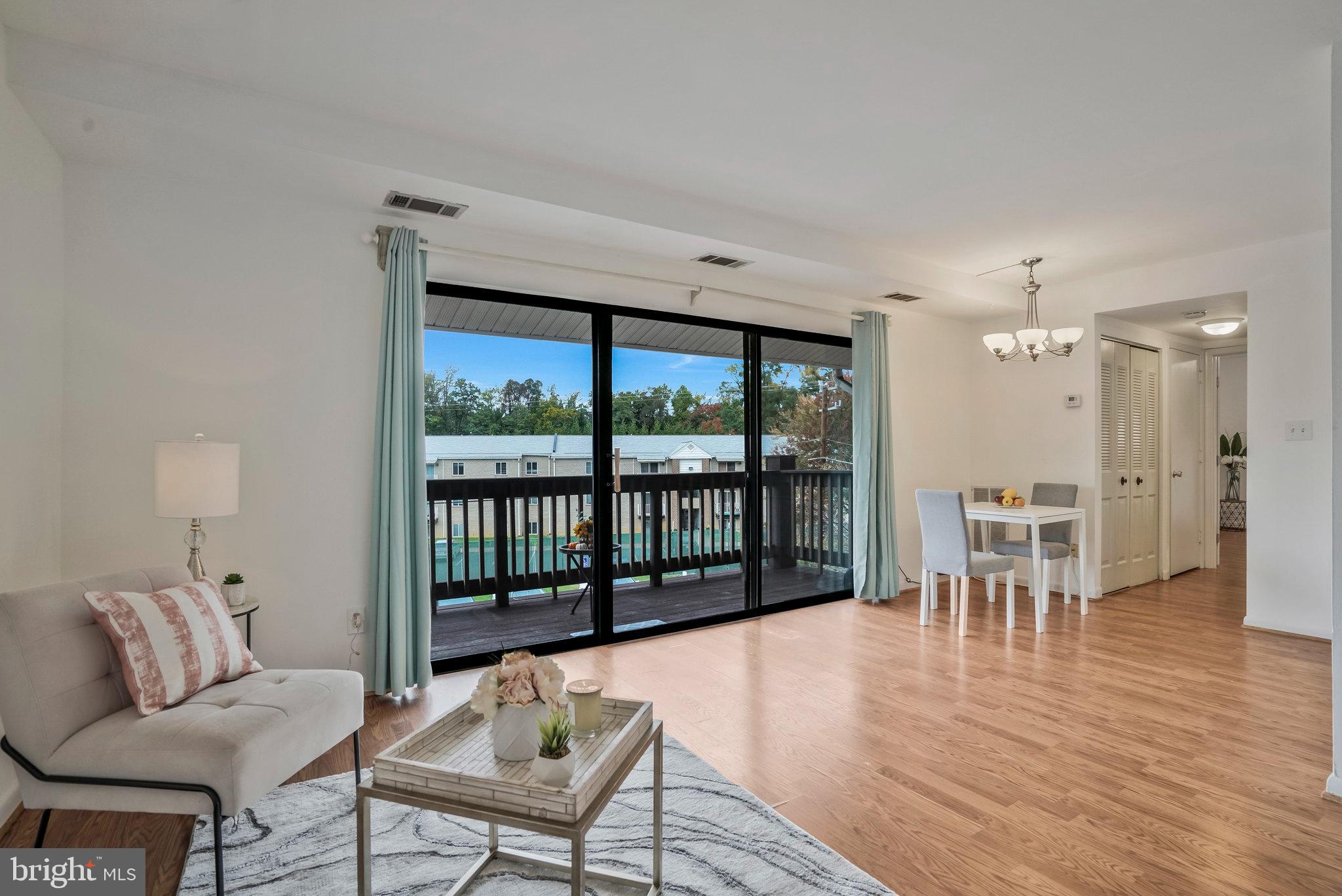 2754 Hollywood ROAD Unit: 301