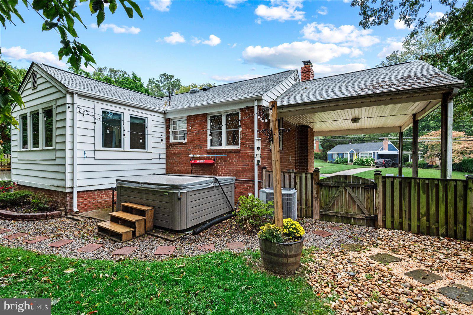 7010 Murray LANE