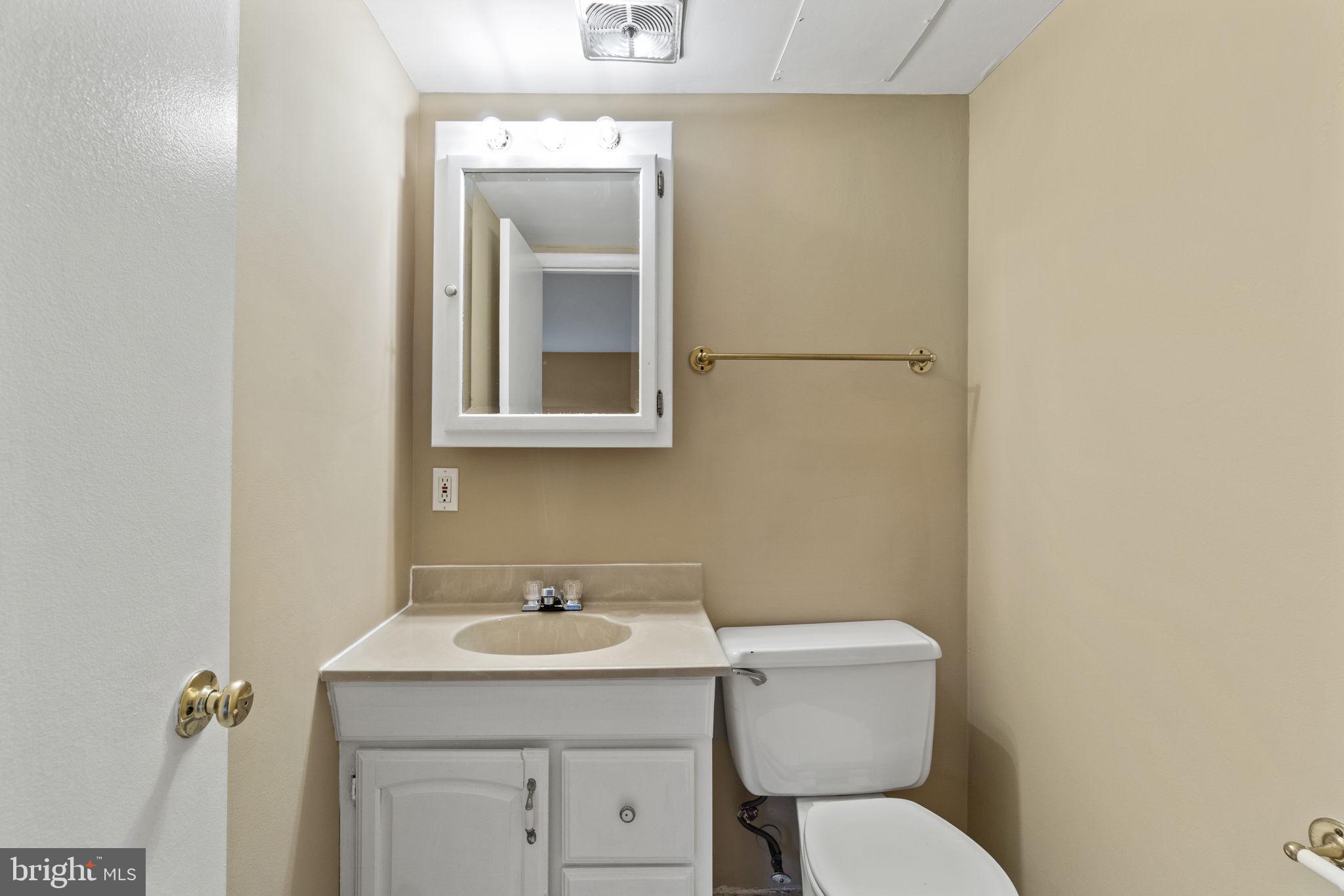 3310 Woodburn Village DRIVE Unit: 21