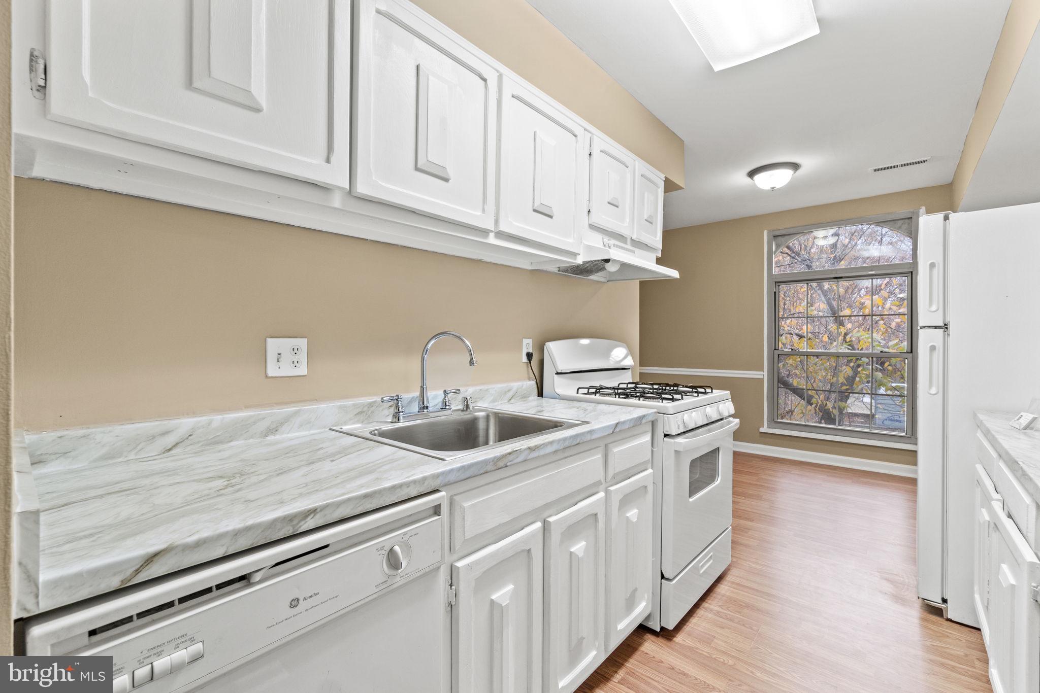 3310 Woodburn Village DRIVE Unit: 21