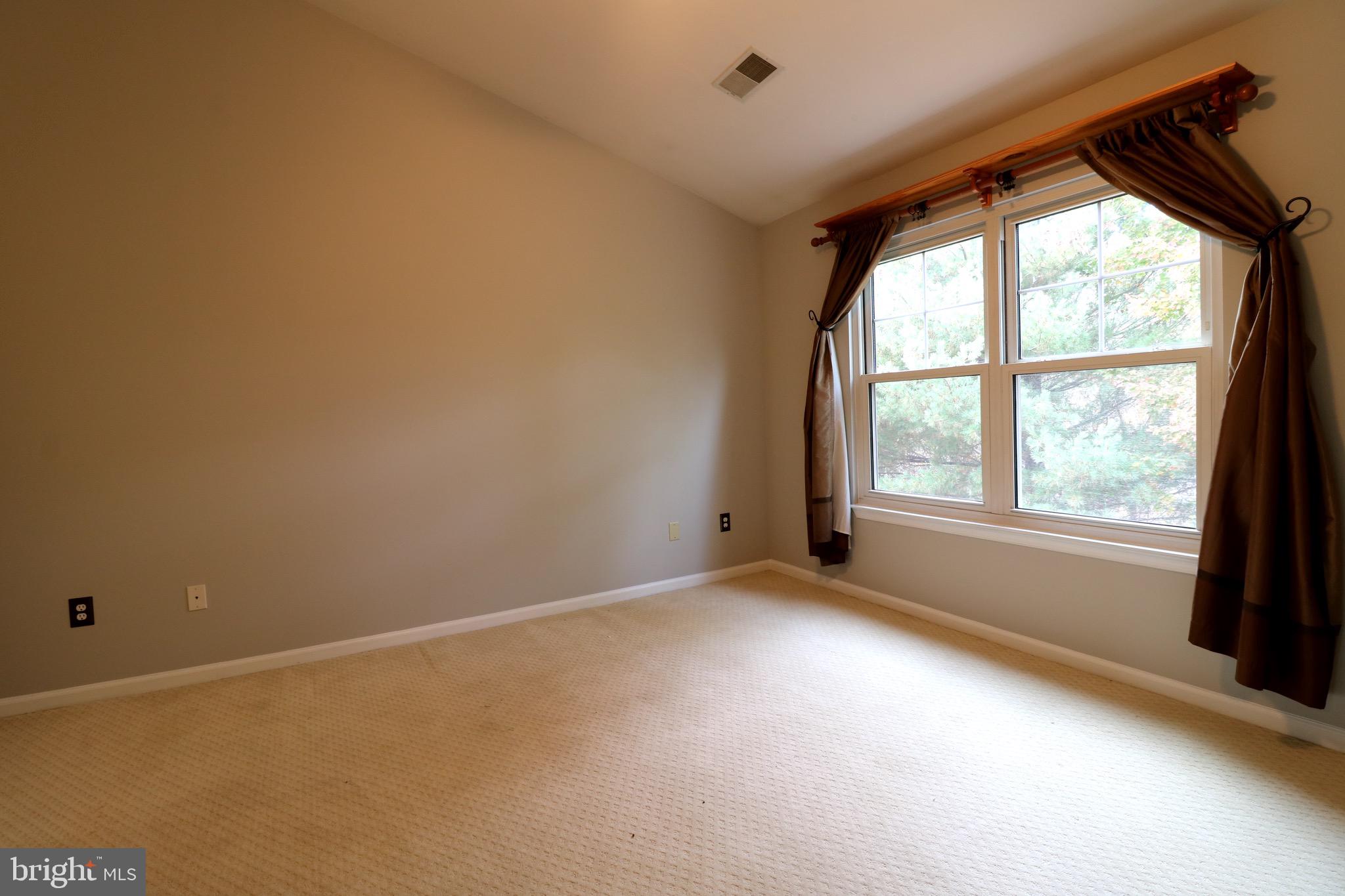 13394 Burrough Farm DRIVE