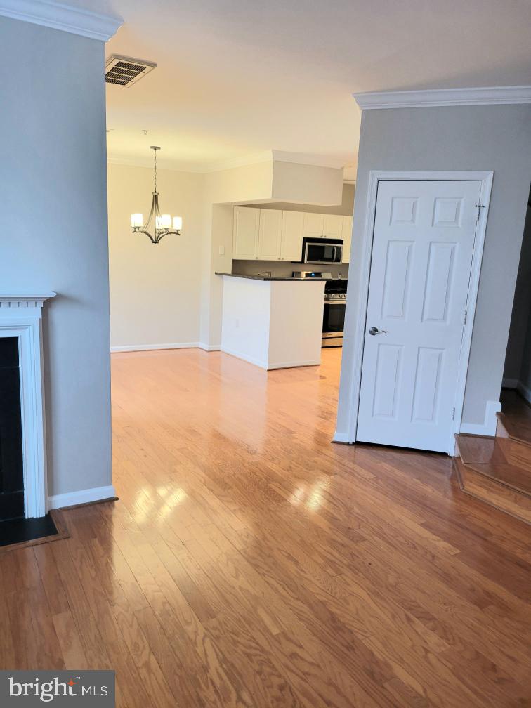 2109 Highcourt LANE Unit: 301