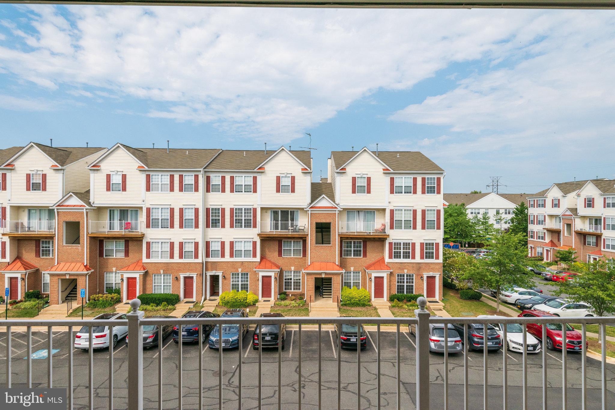 2489 Quick STREET Unit: 301