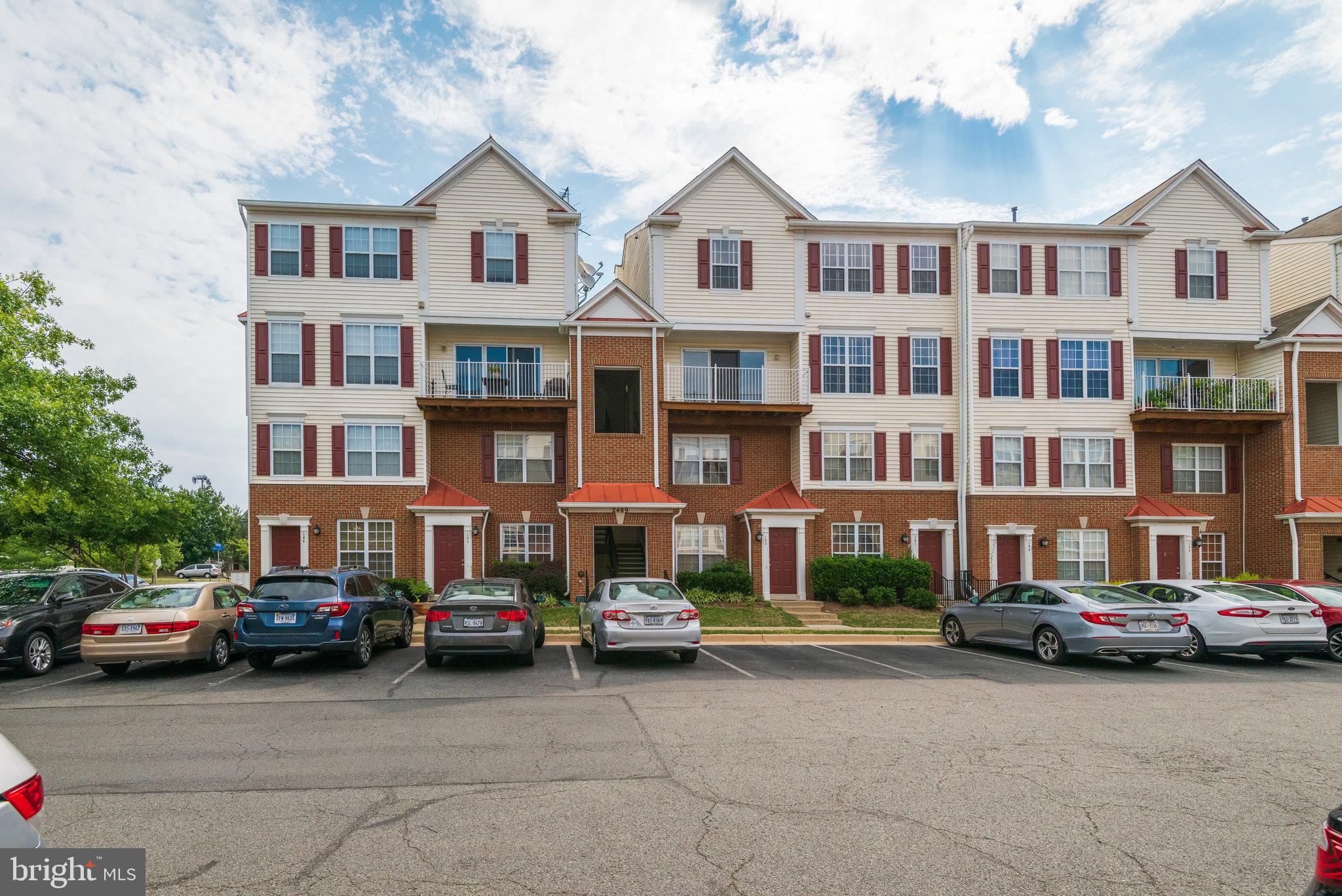 2489 Quick STREET Unit: 301
