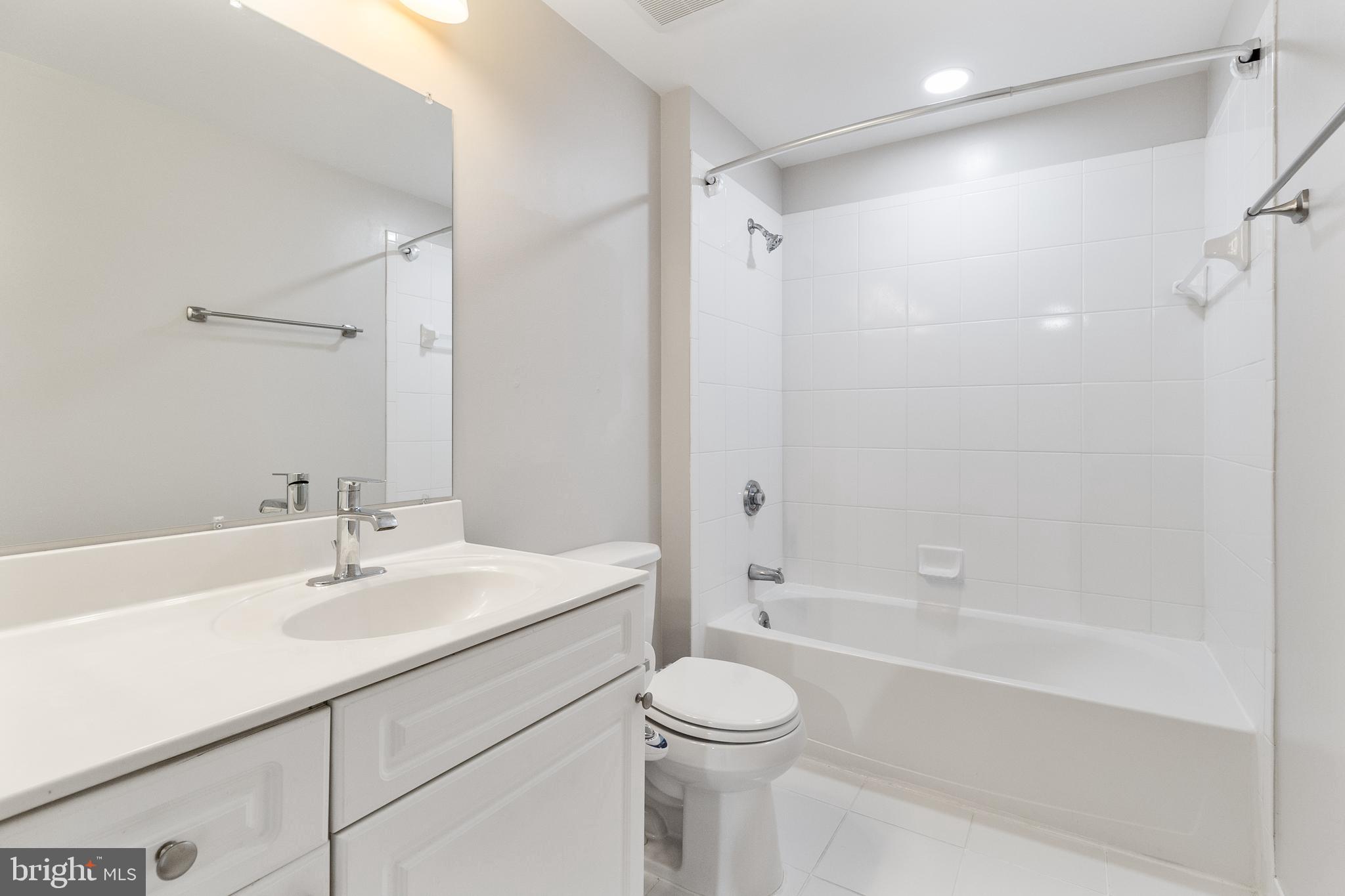 2726 Gallows Road Rd Unit: 209