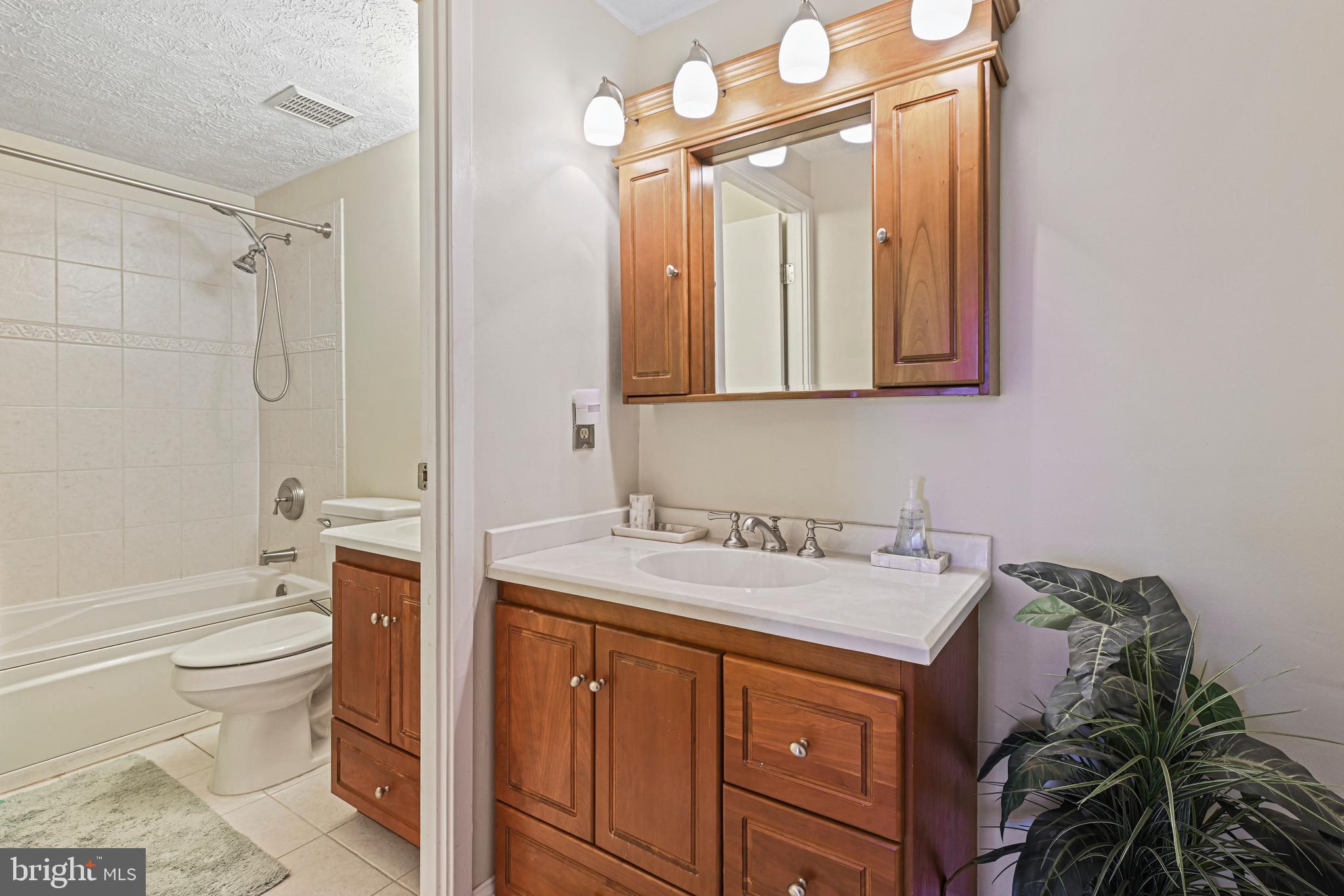 2902 Blue Robin COURT