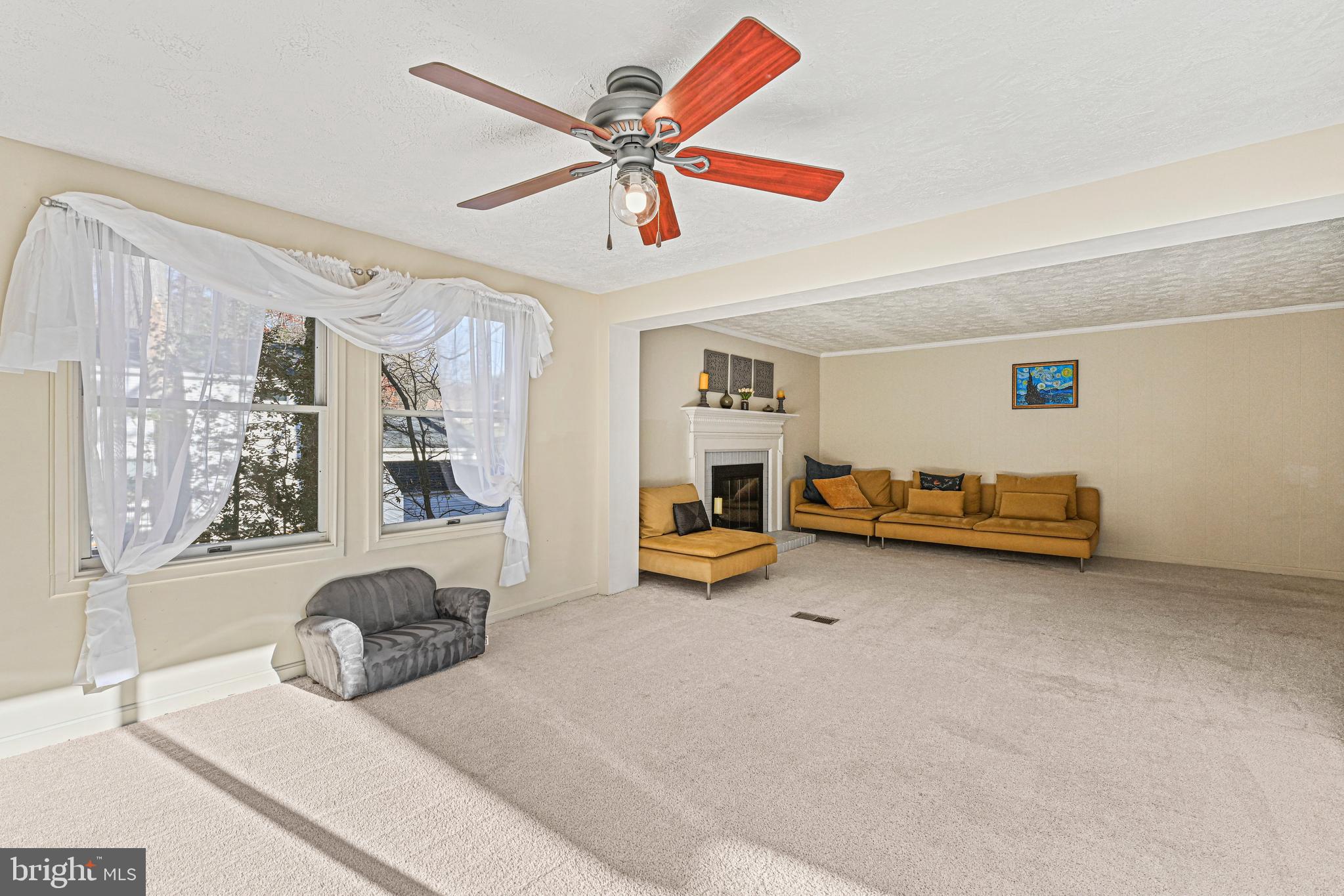 2902 Blue Robin COURT