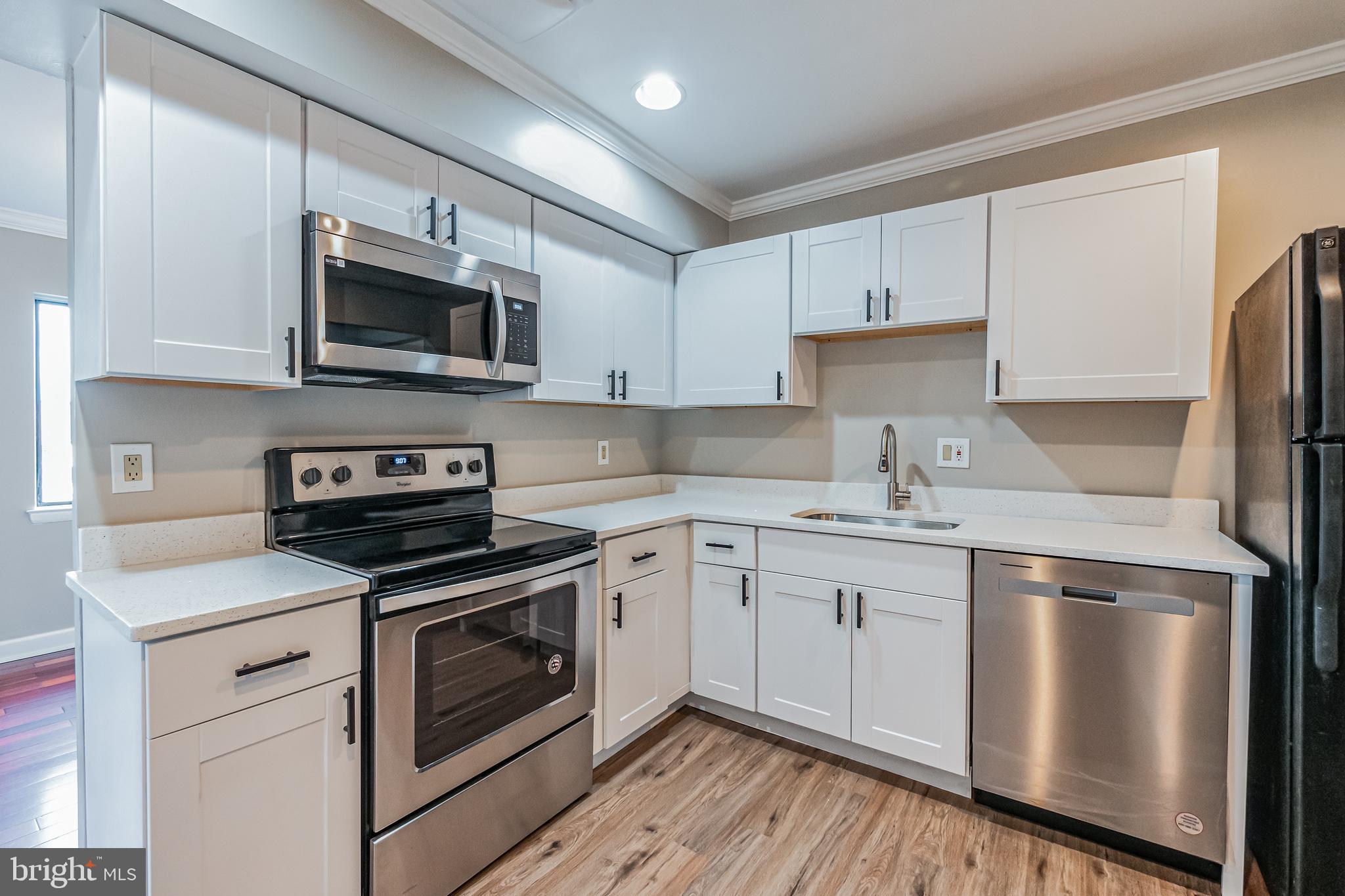 605 Center STREET Unit: 203