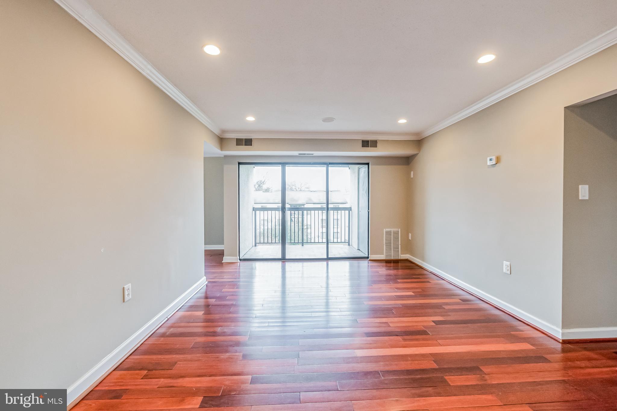 605 Center STREET Unit: 203