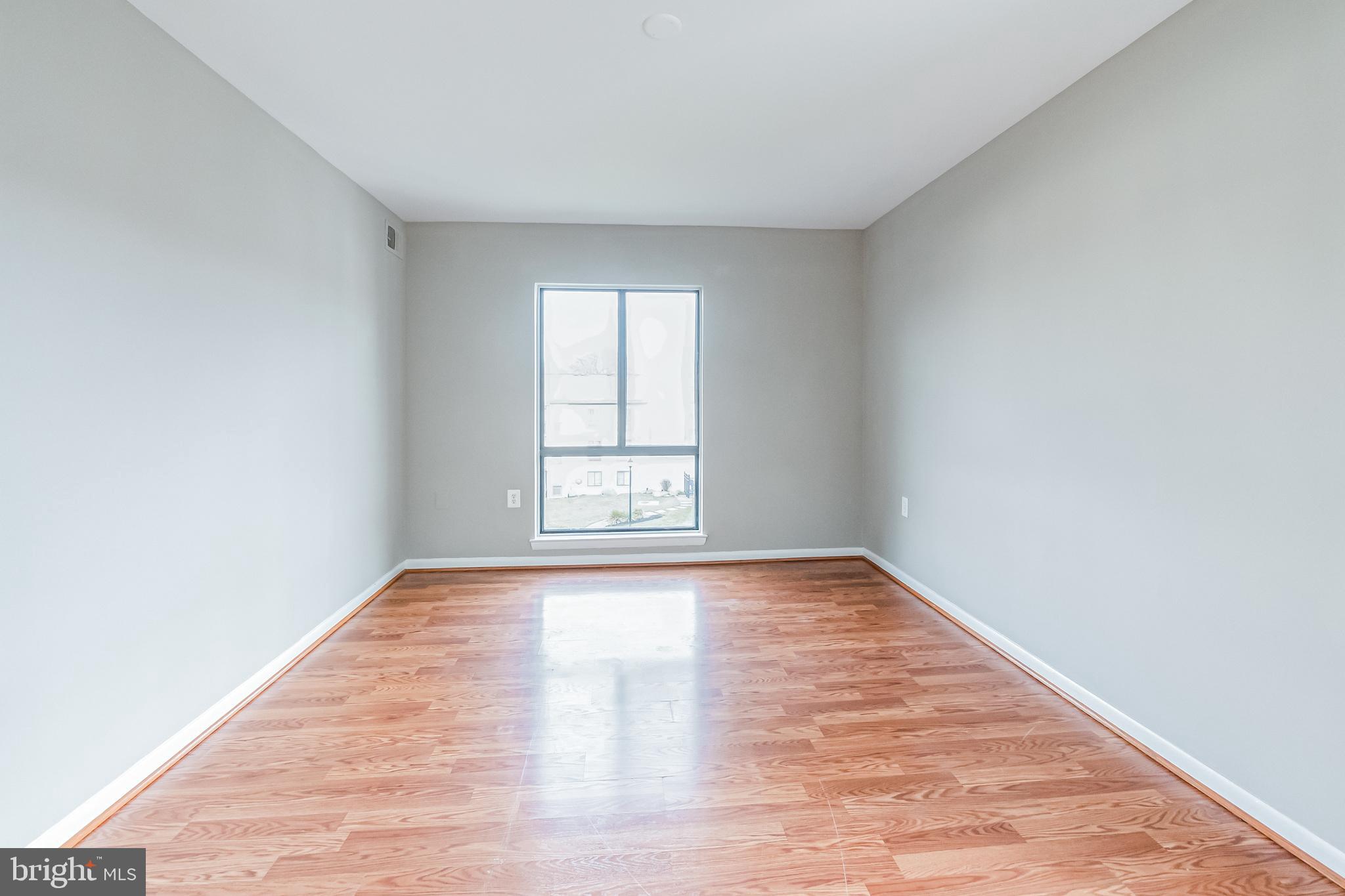 605 Center STREET Unit: 203