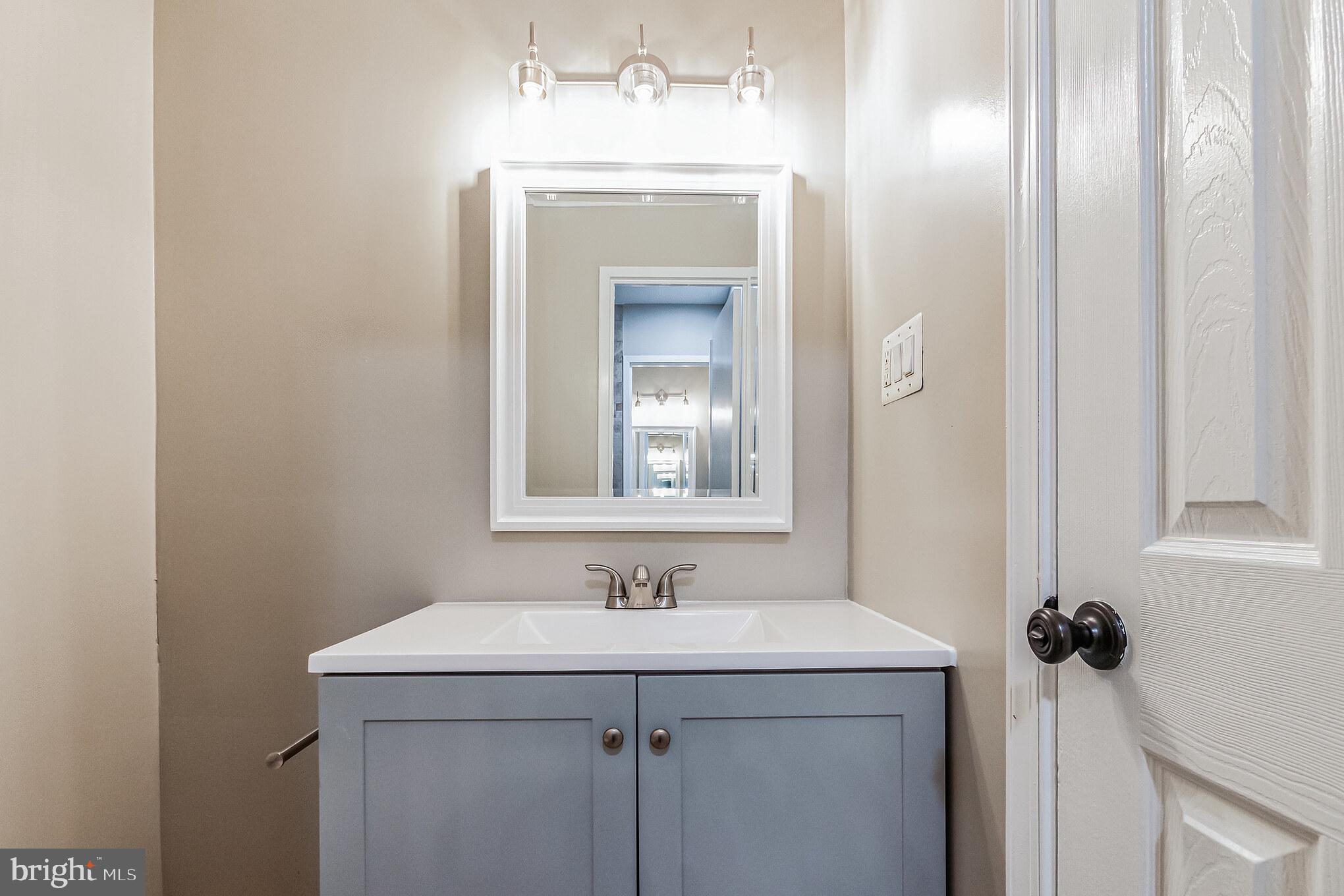605 Center STREET Unit: 203