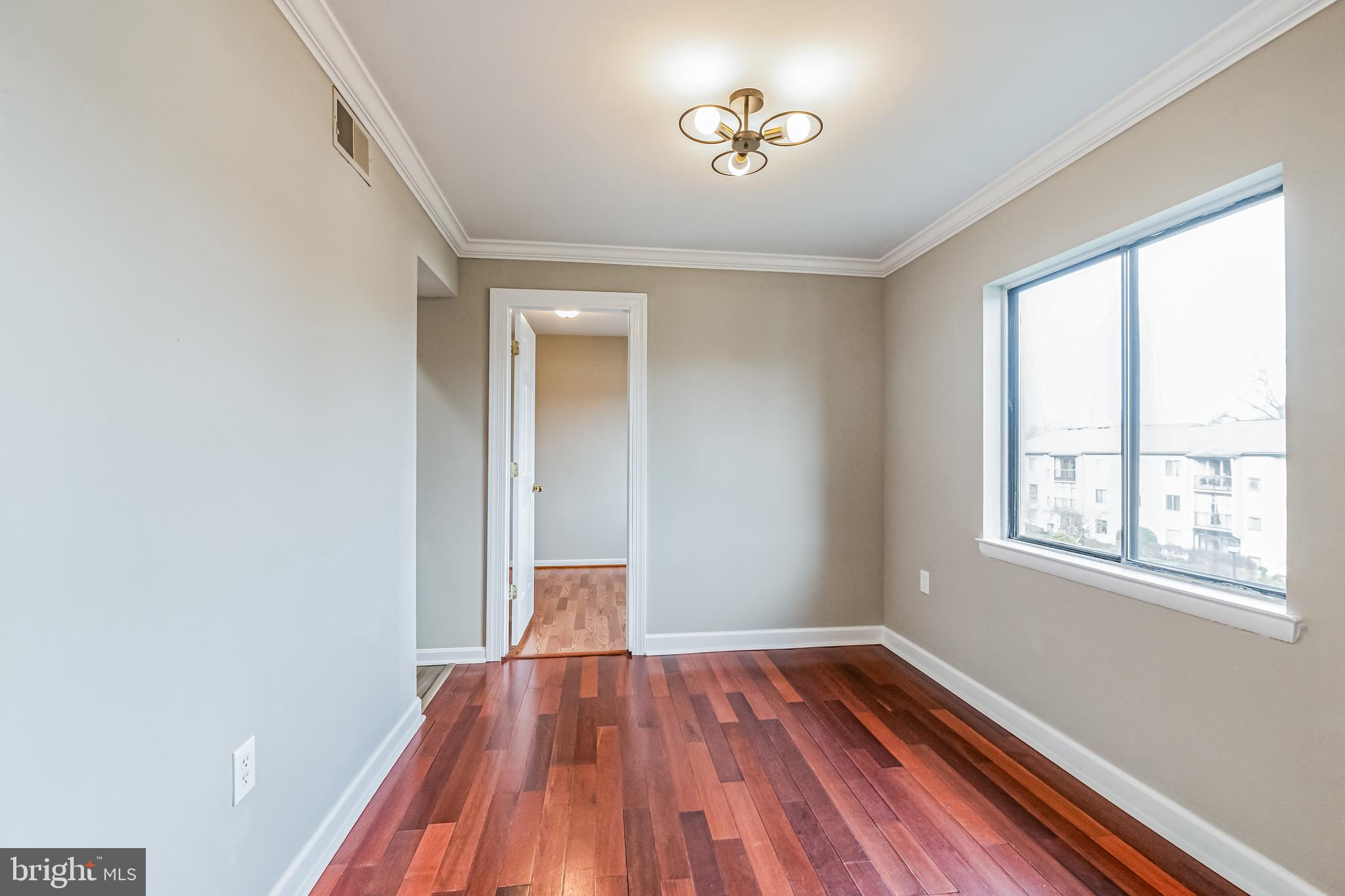 605 Center STREET Unit: 203