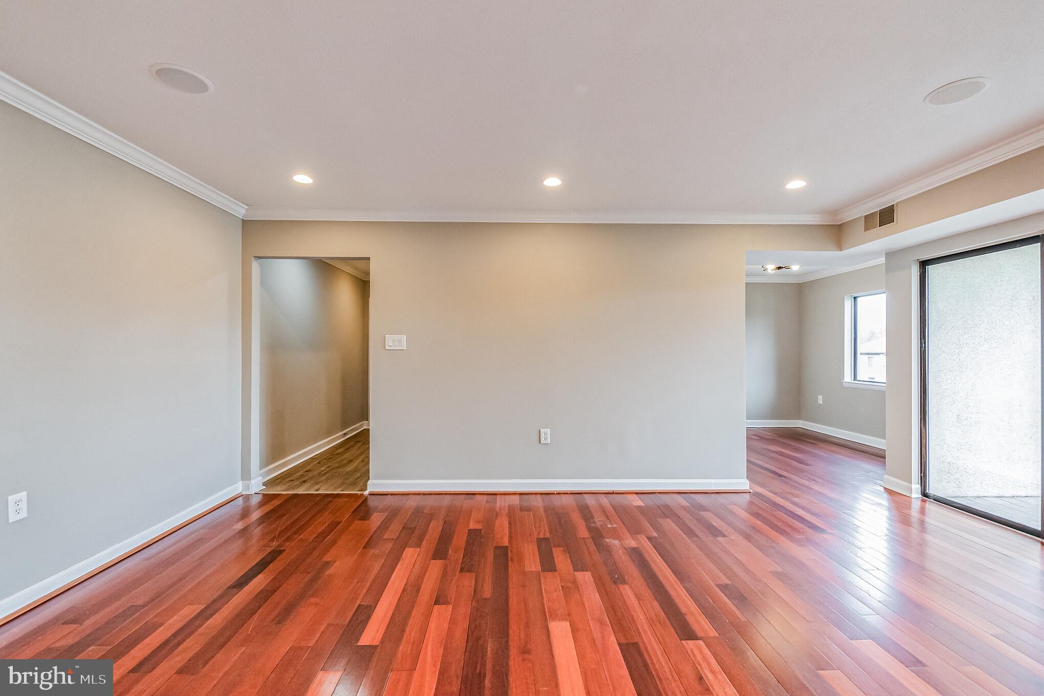 605 Center STREET Unit: 203
