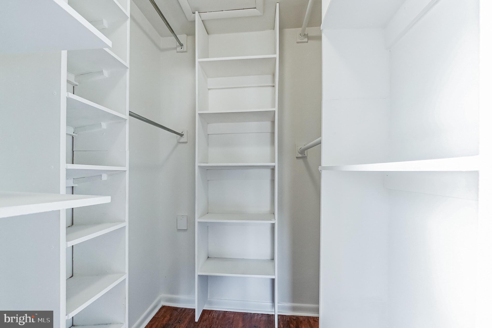 605 Center STREET Unit: 203