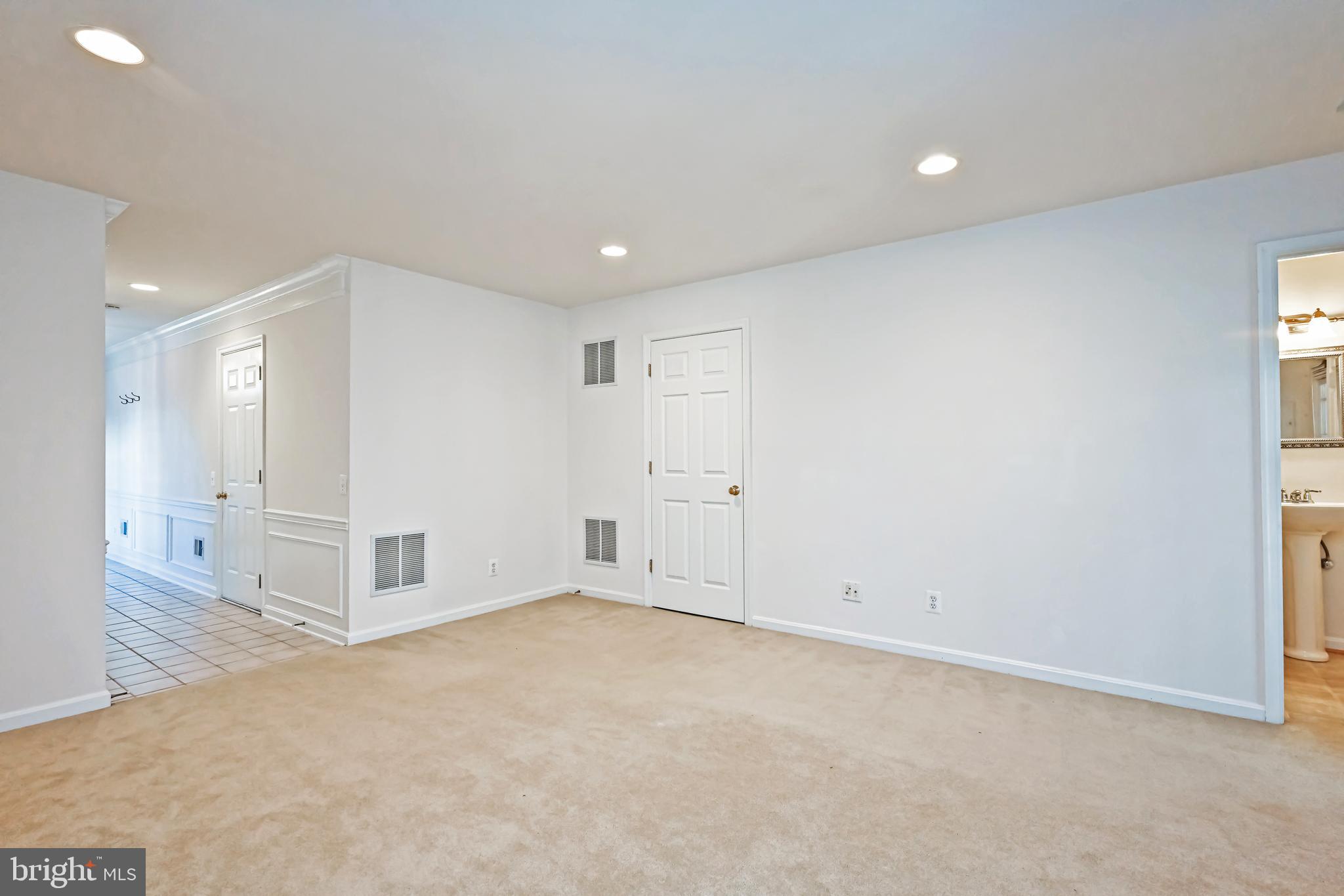 6332 Dunn COURT