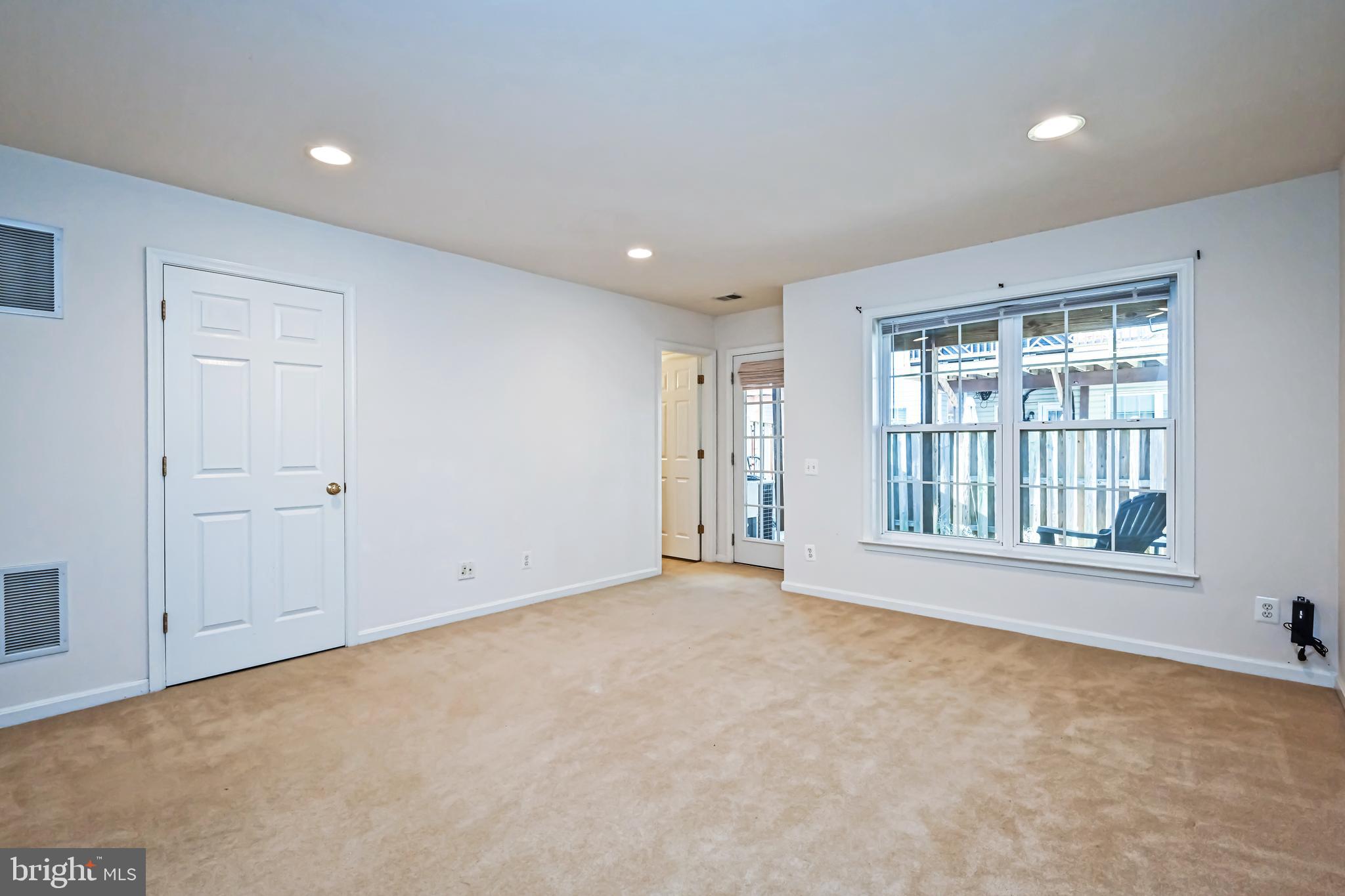 6332 Dunn COURT