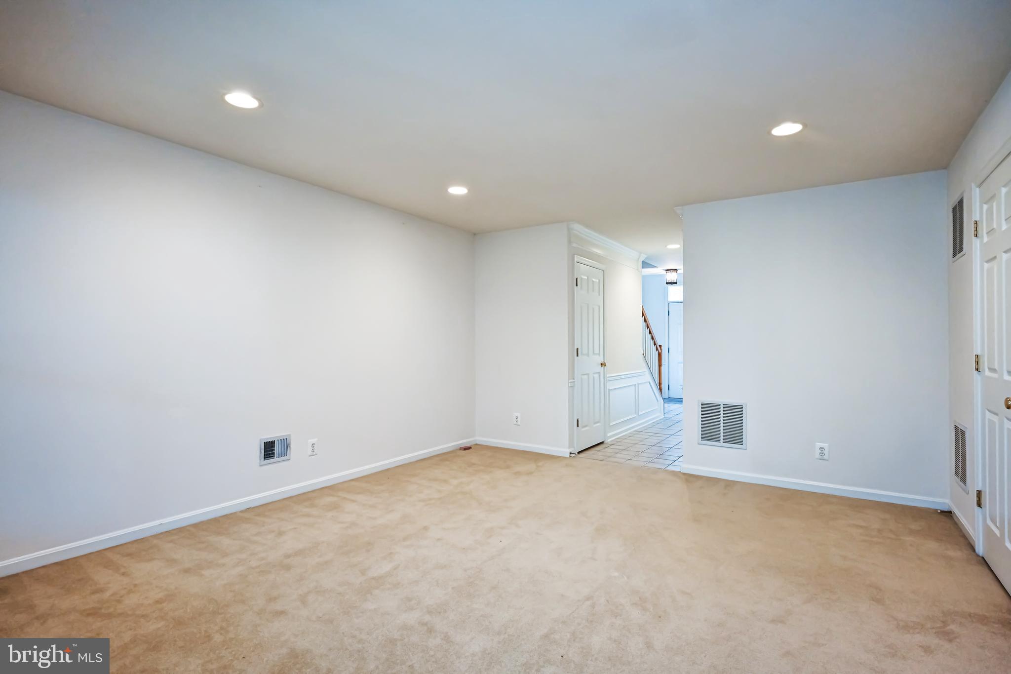 6332 Dunn COURT