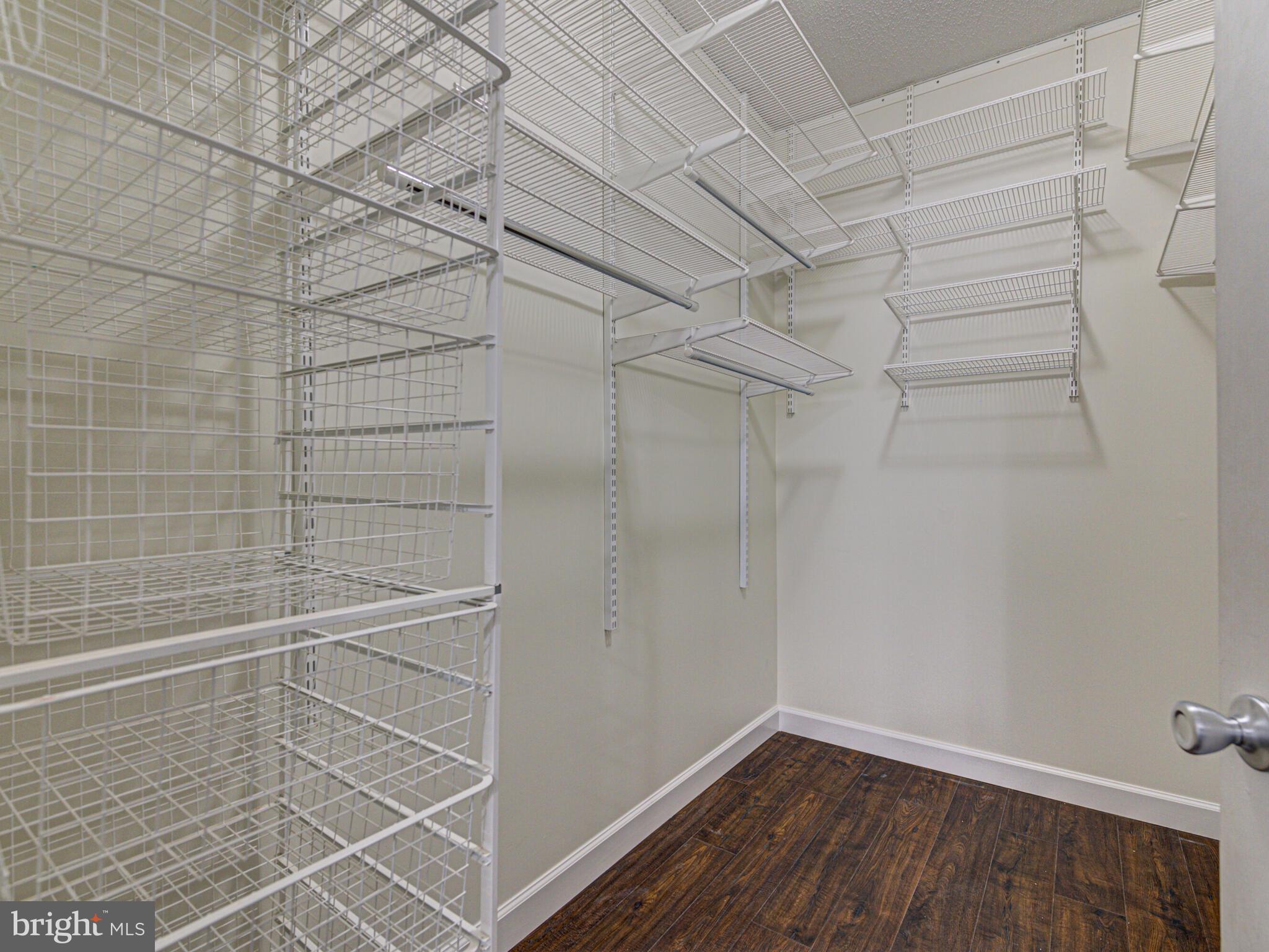 1724 Lake Shore Crest DRIVE Unit: 14