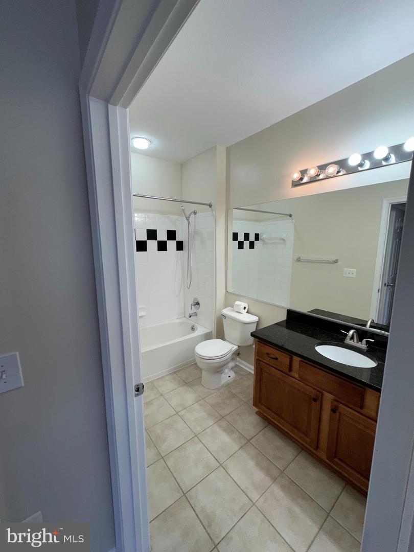 9490 Virginia Center BOULEVARD Unit: 425