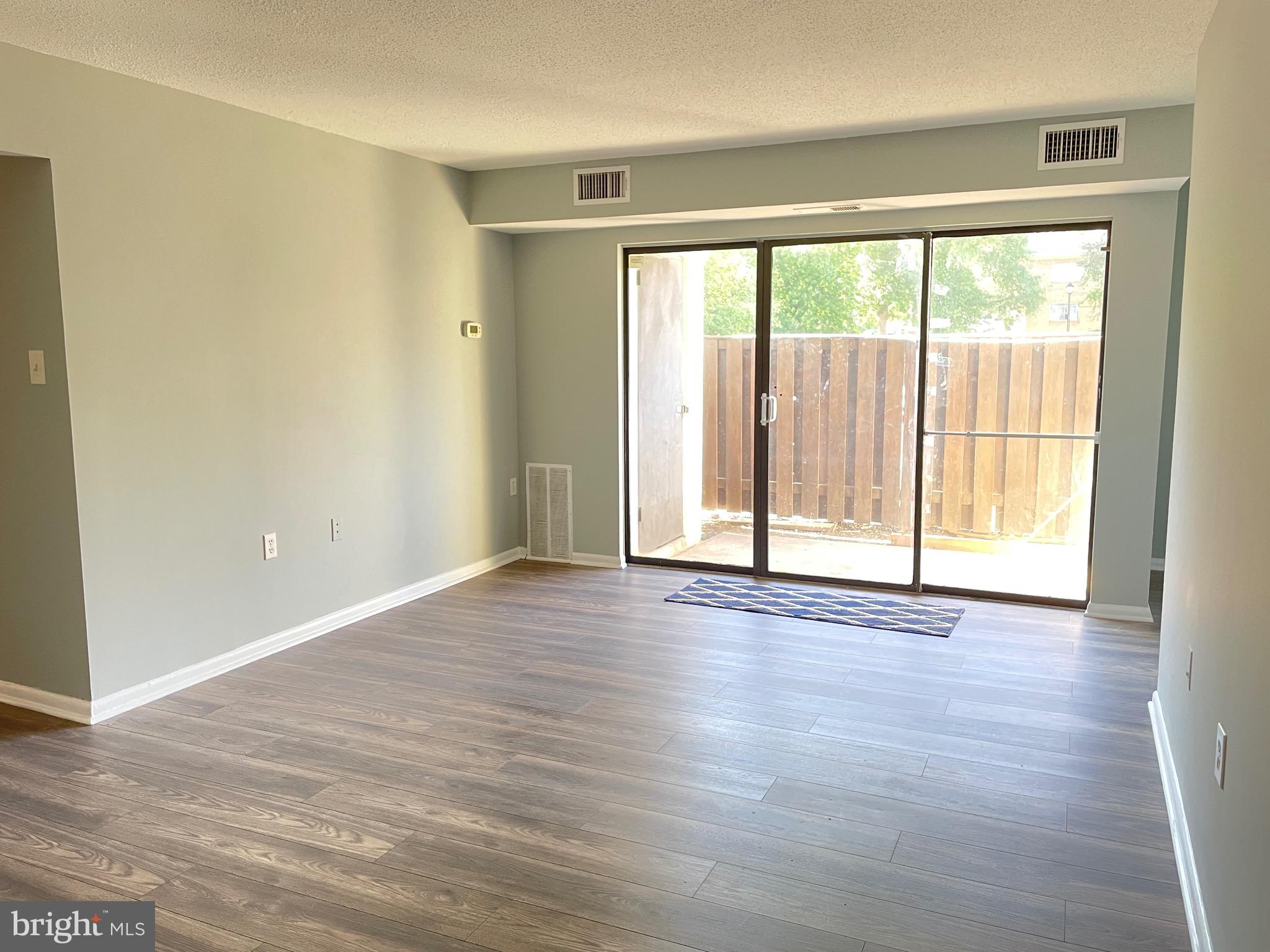 621 Center STREET Unit: T4