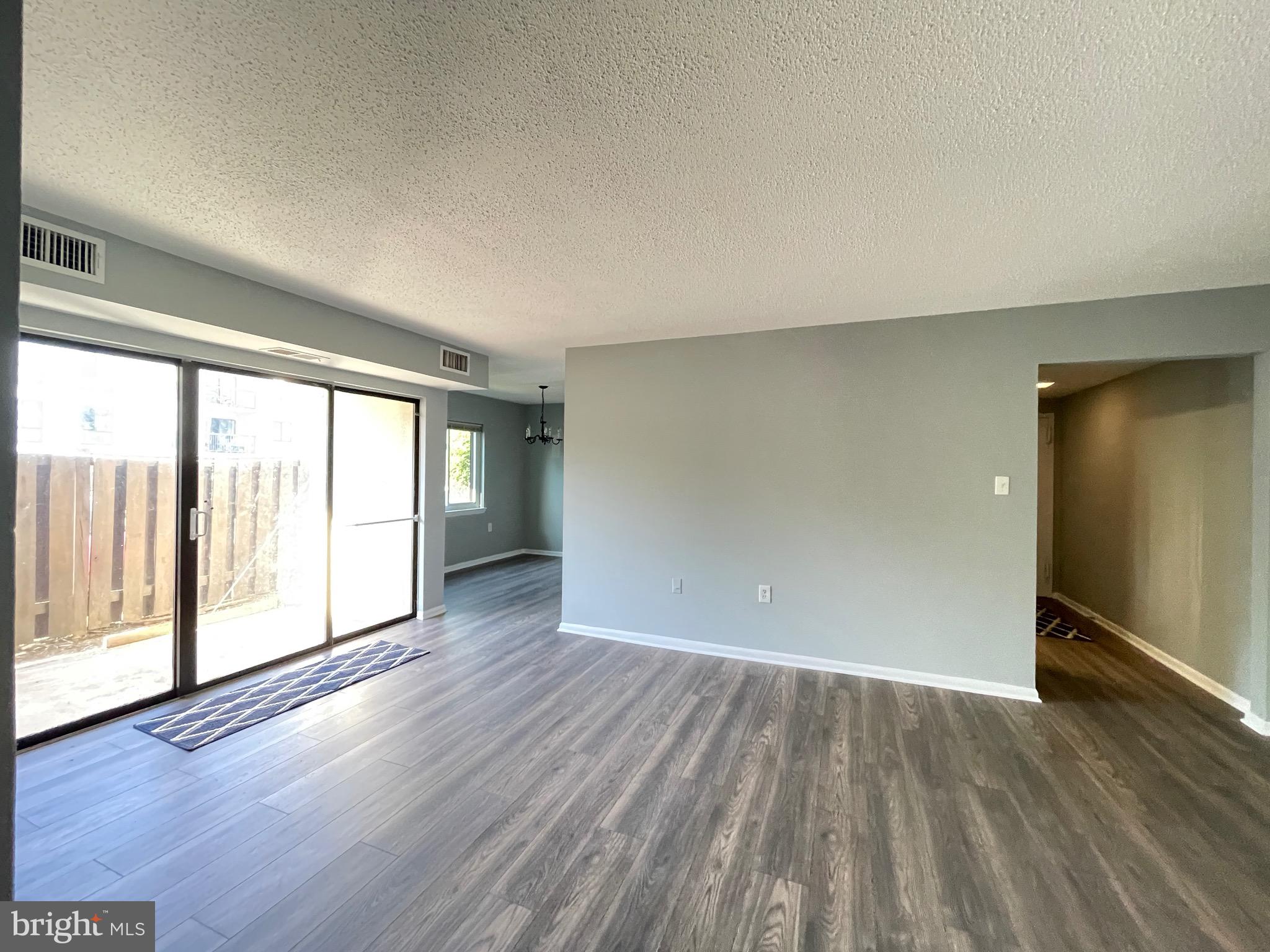 621 Center STREET Unit: T4