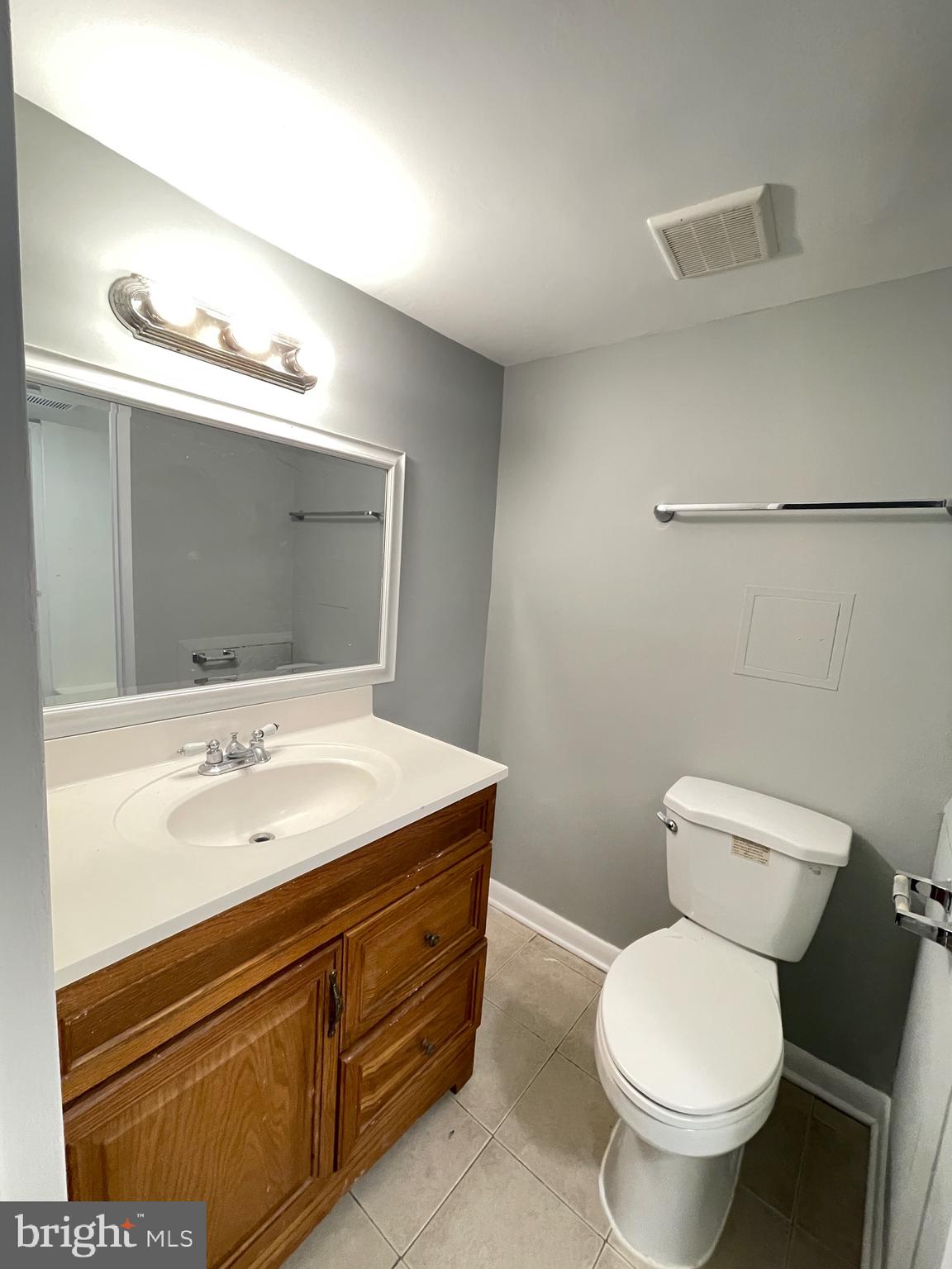 621 Center STREET Unit: T4