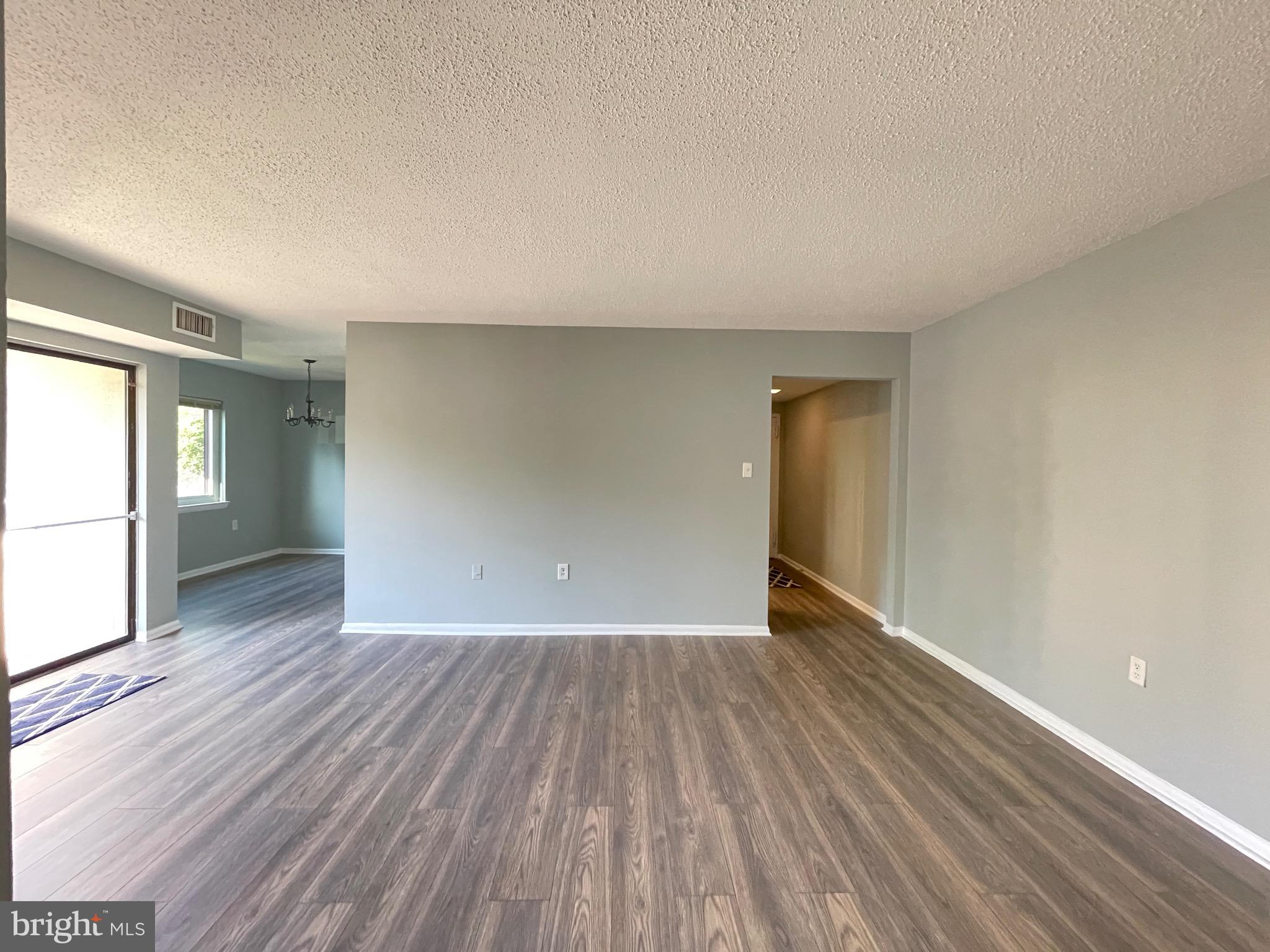 621 Center STREET Unit: T4