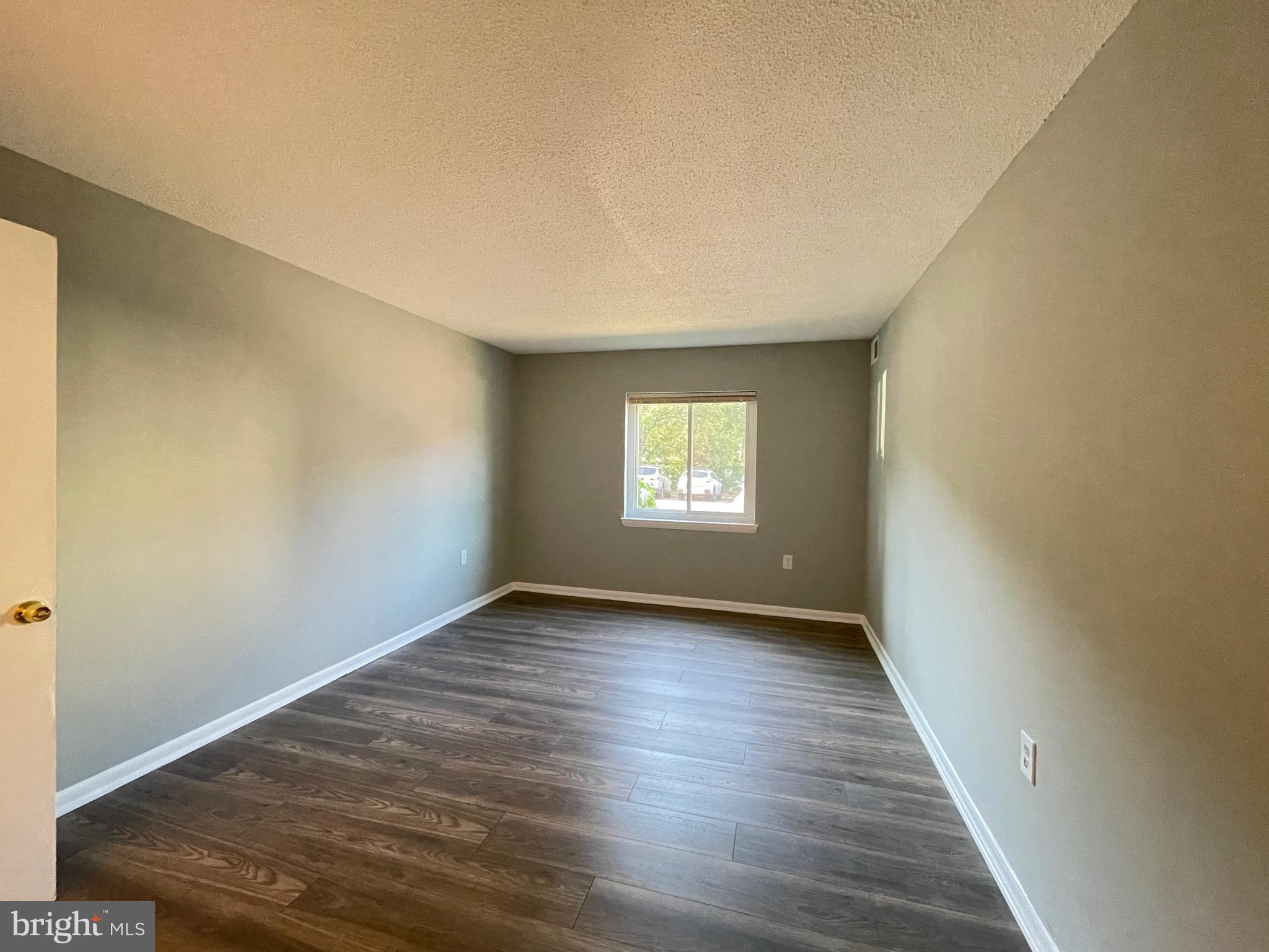 621 Center STREET Unit: T4