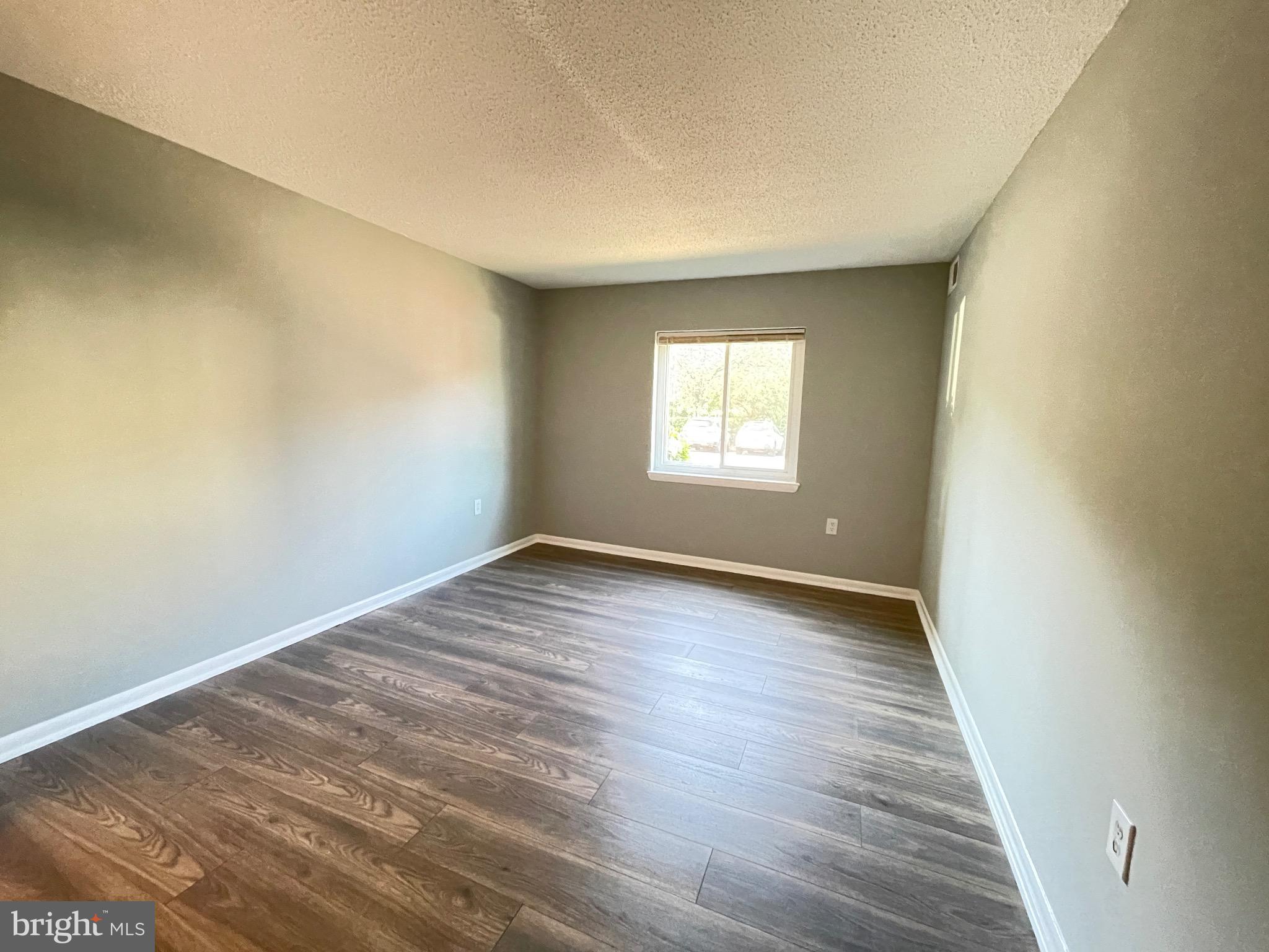 621 Center STREET Unit: T4