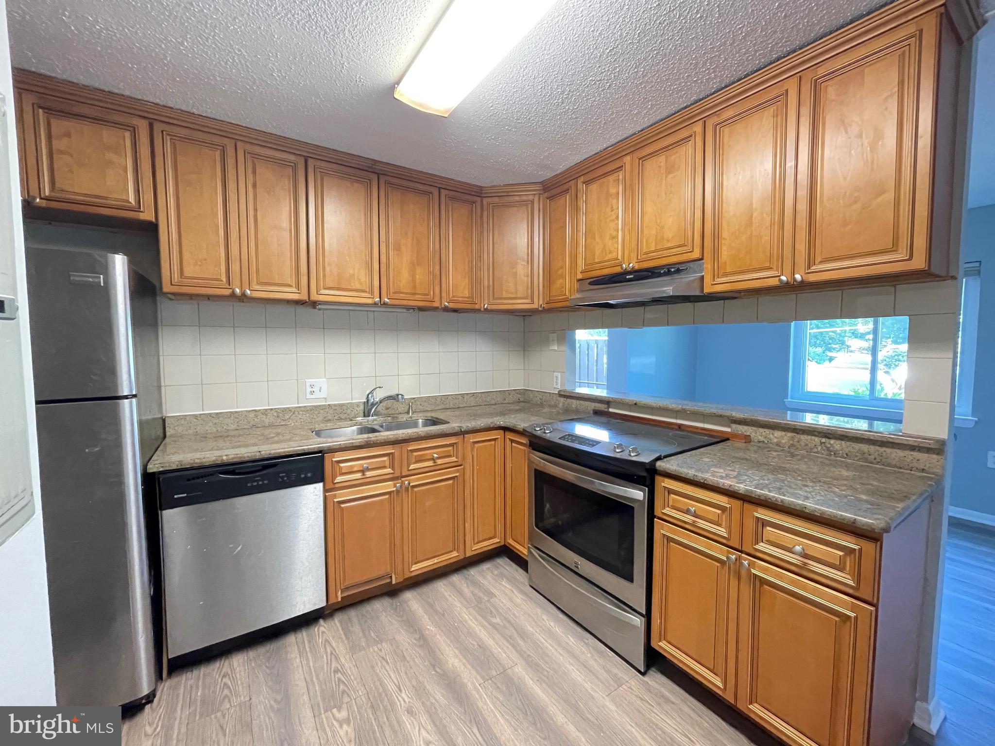 621 Center STREET Unit: T4
