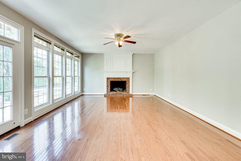 8923 Rhododendron CIRCLE