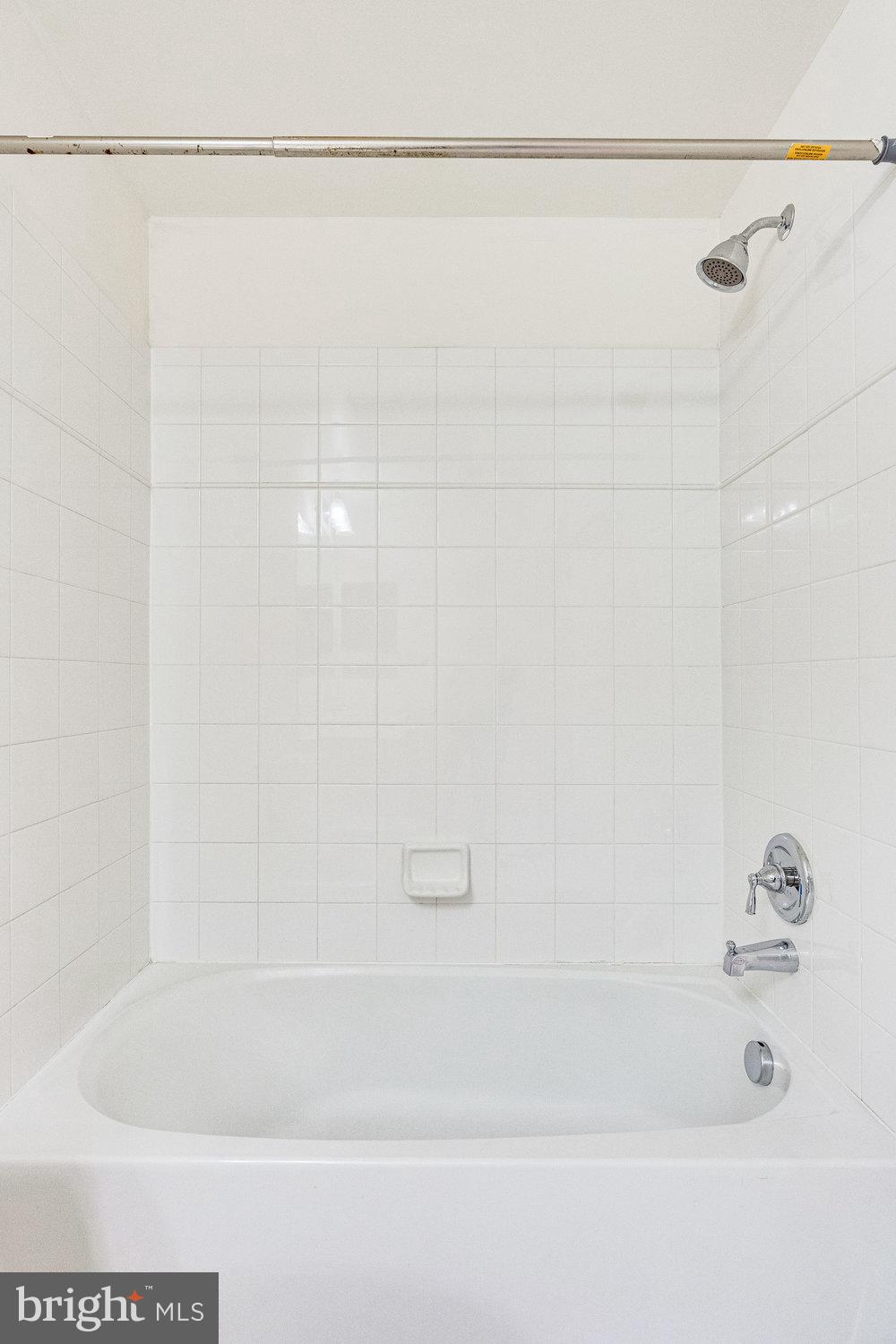 8923 Rhododendron CIRCLE