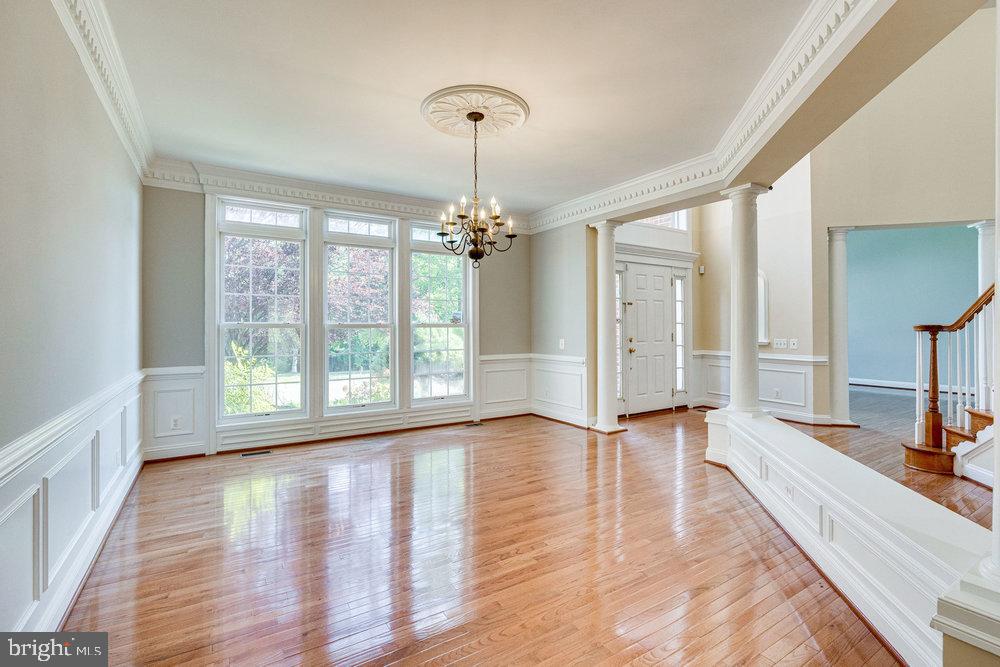 8923 Rhododendron CIRCLE