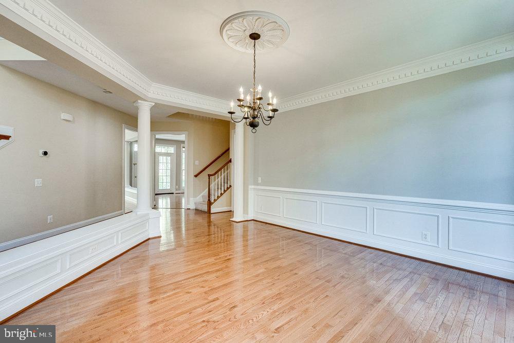 8923 Rhododendron CIRCLE