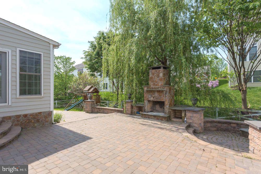 8923 Rhododendron CIRCLE