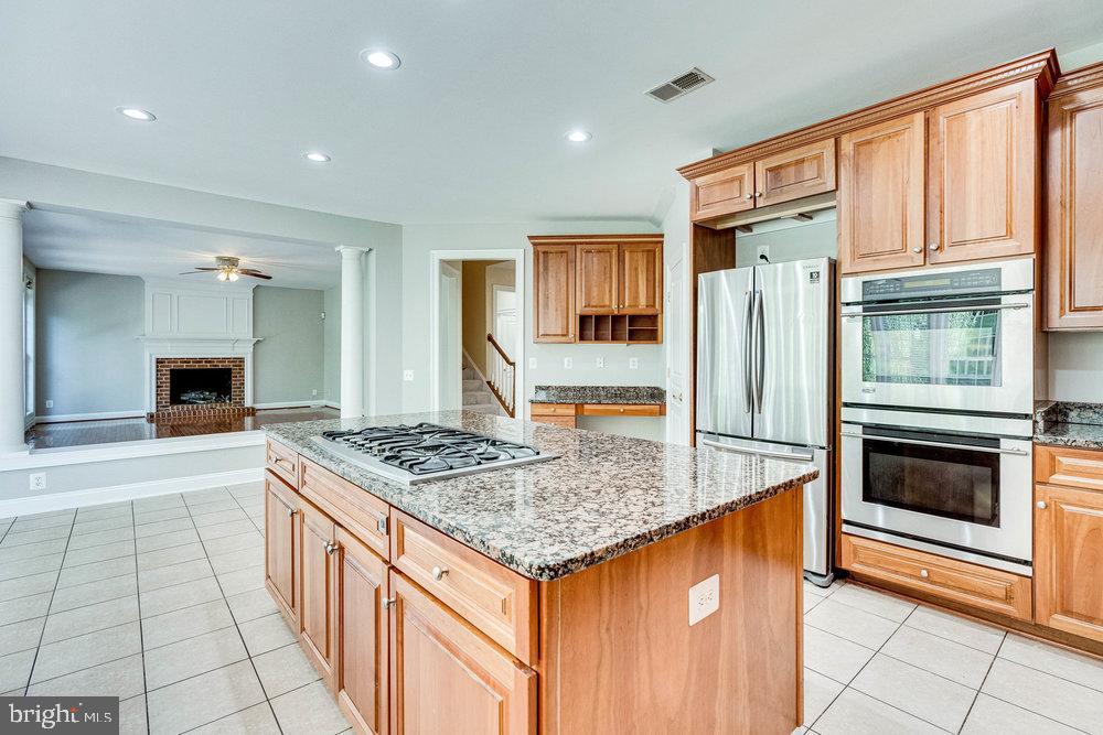 8923 Rhododendron CIRCLE