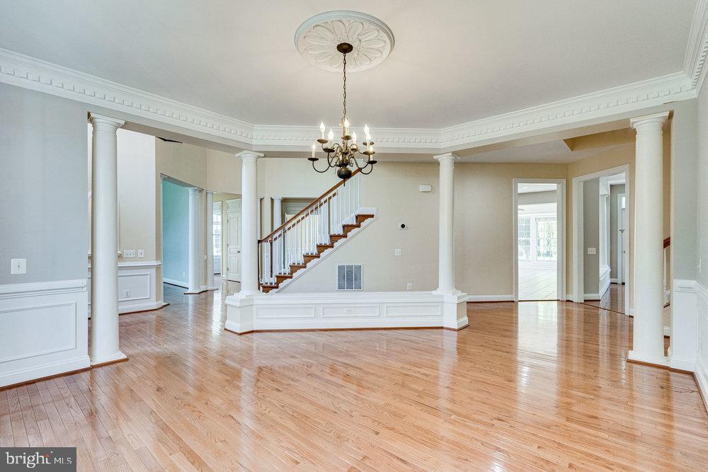 8923 Rhododendron CIRCLE