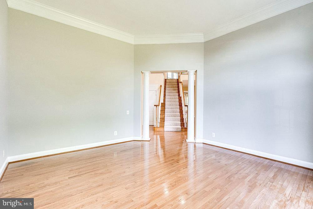 8923 Rhododendron CIRCLE