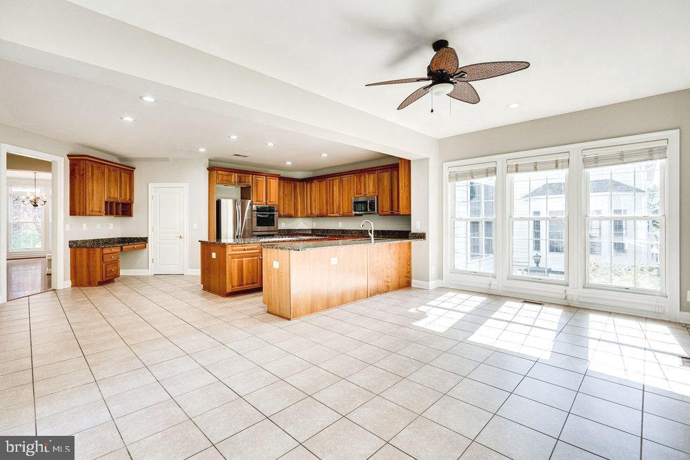 8923 Rhododendron CIRCLE