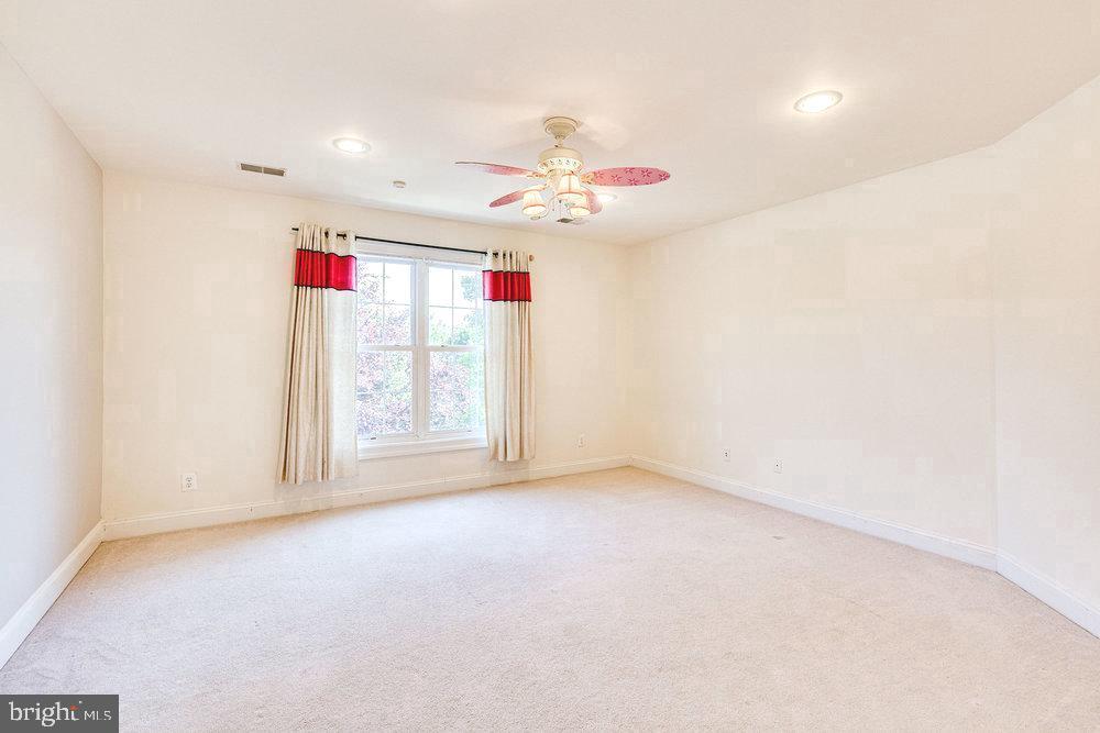8923 Rhododendron CIRCLE