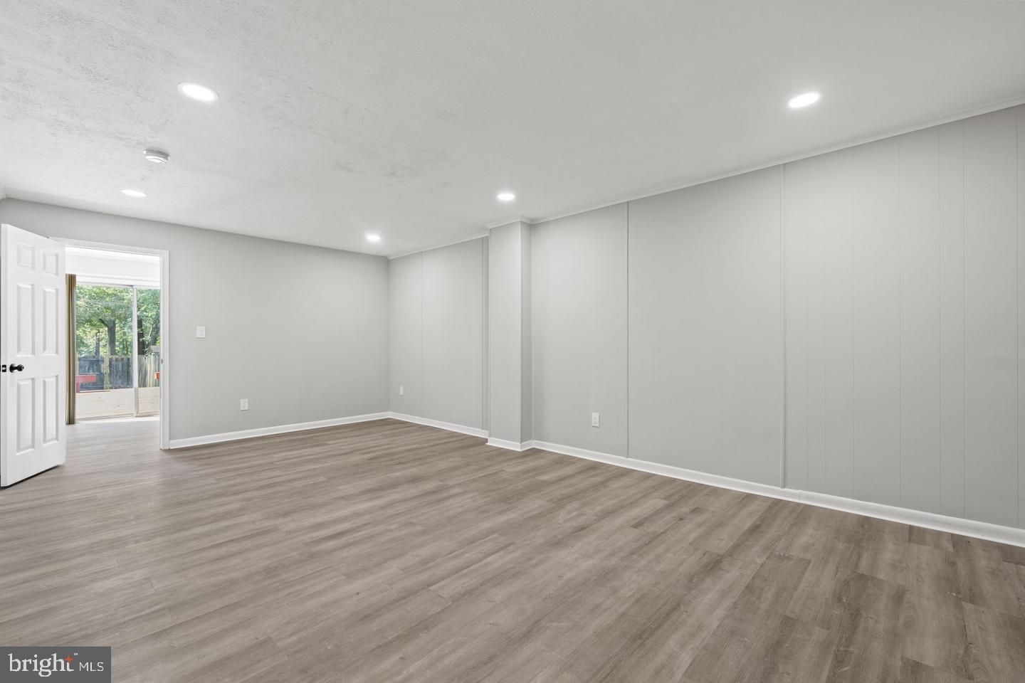 14853 Bodley SQUARE