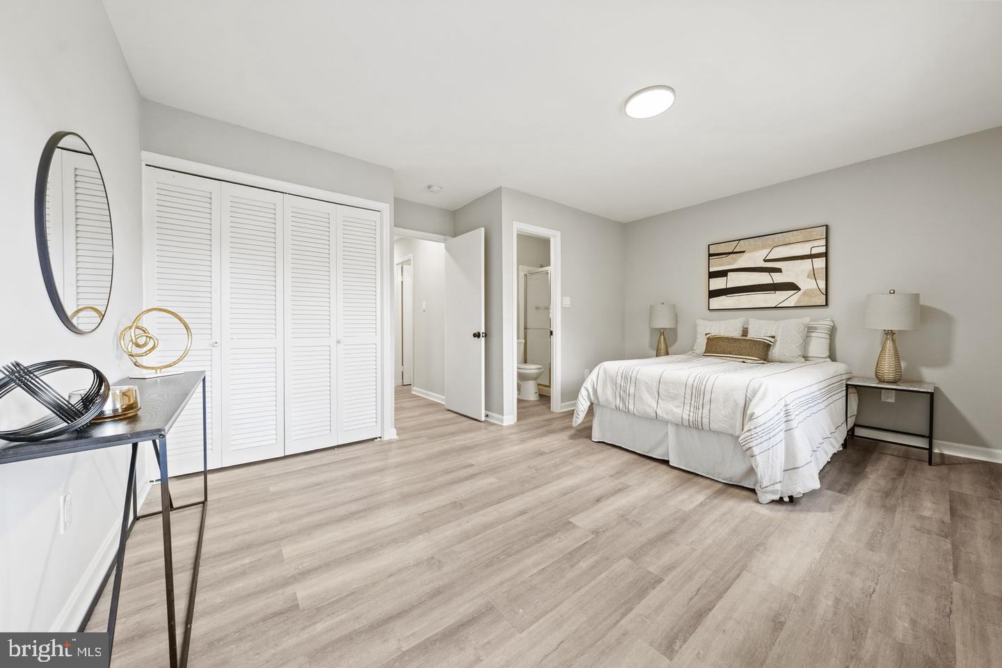 14853 Bodley SQUARE