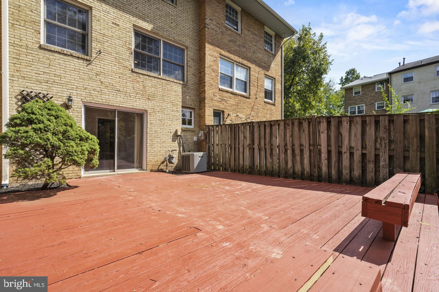 14853 Bodley SQUARE