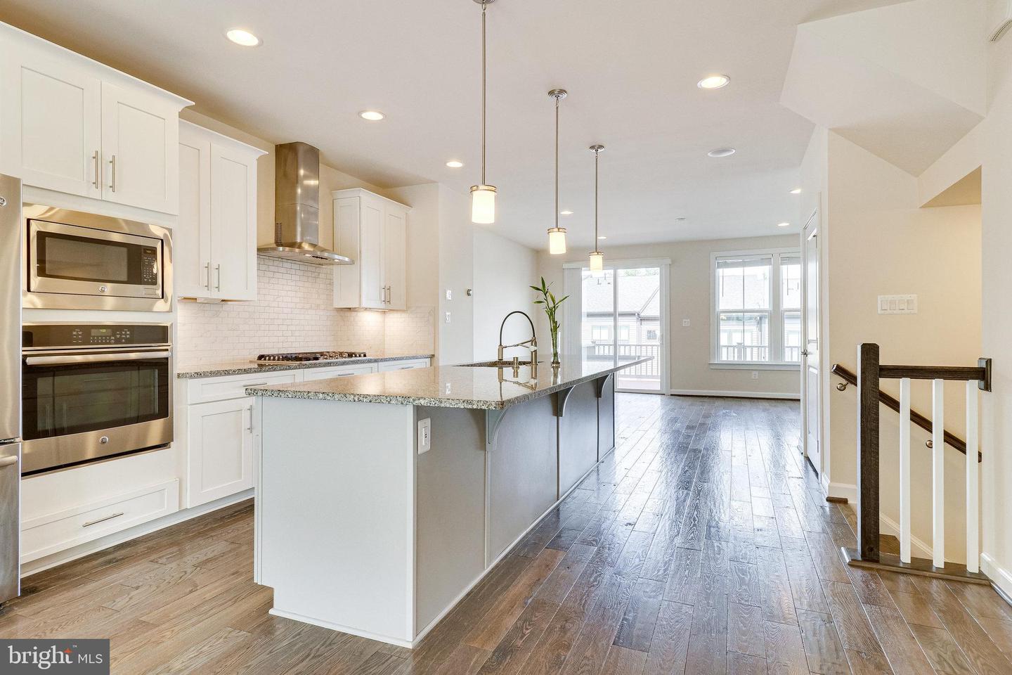 3119 Sundrops COURT