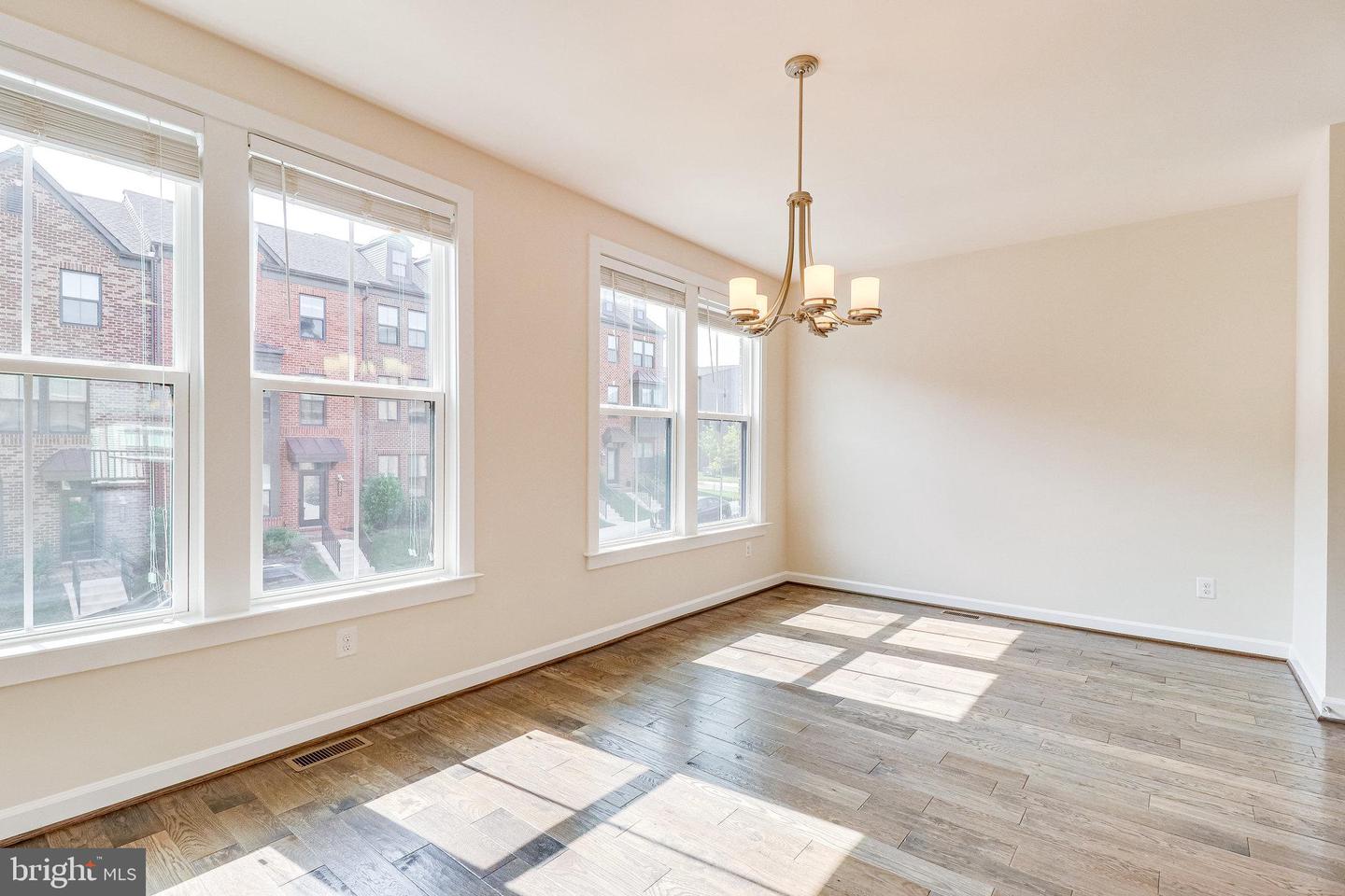 3119 Sundrops COURT