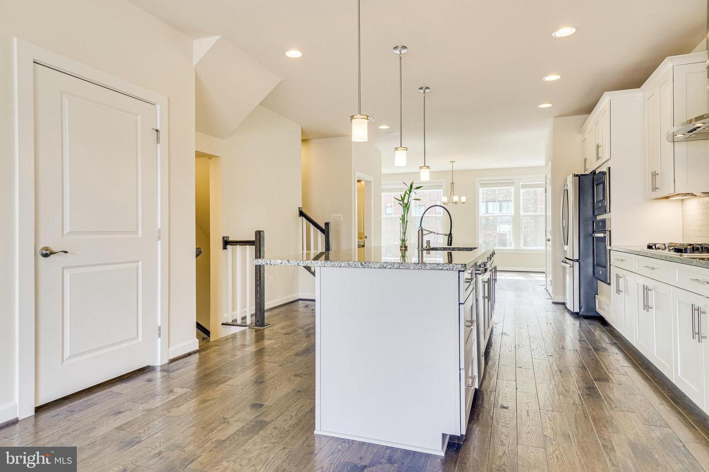 3119 Sundrops COURT