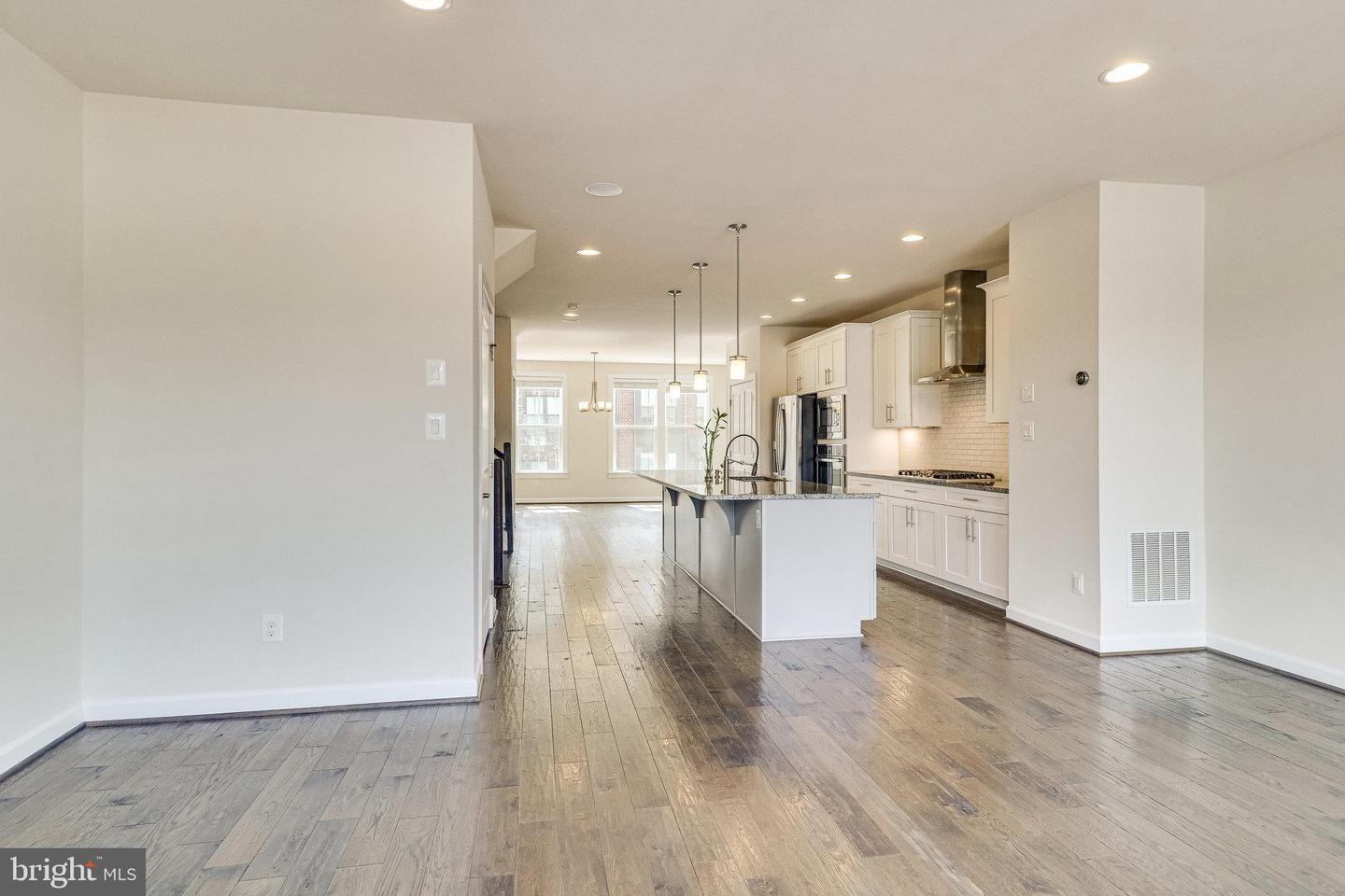 3119 Sundrops COURT